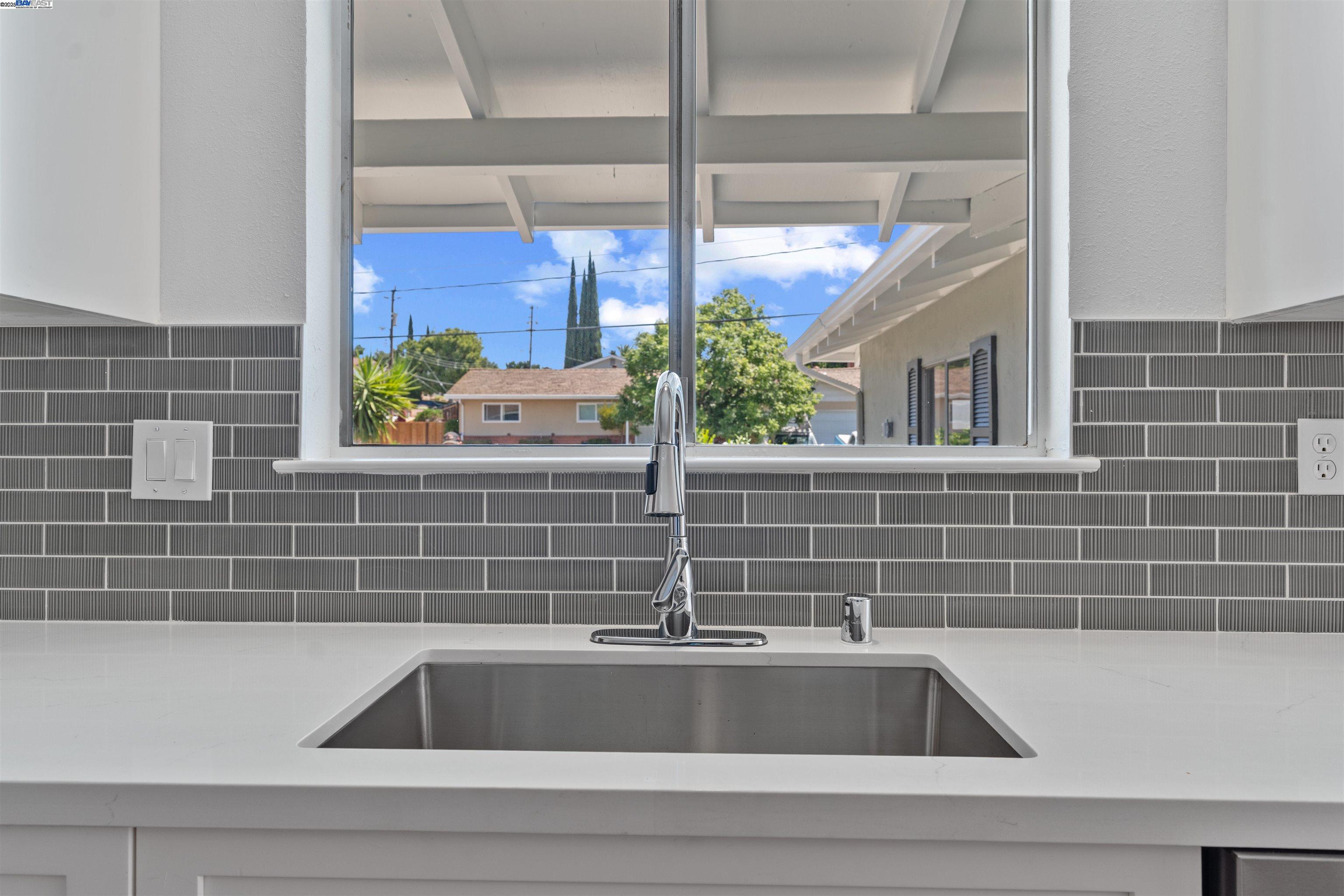 Detail Gallery Image 5 of 32 For 4010 Boulder Dr, Antioch,  CA 94509 - 4 Beds | 2 Baths