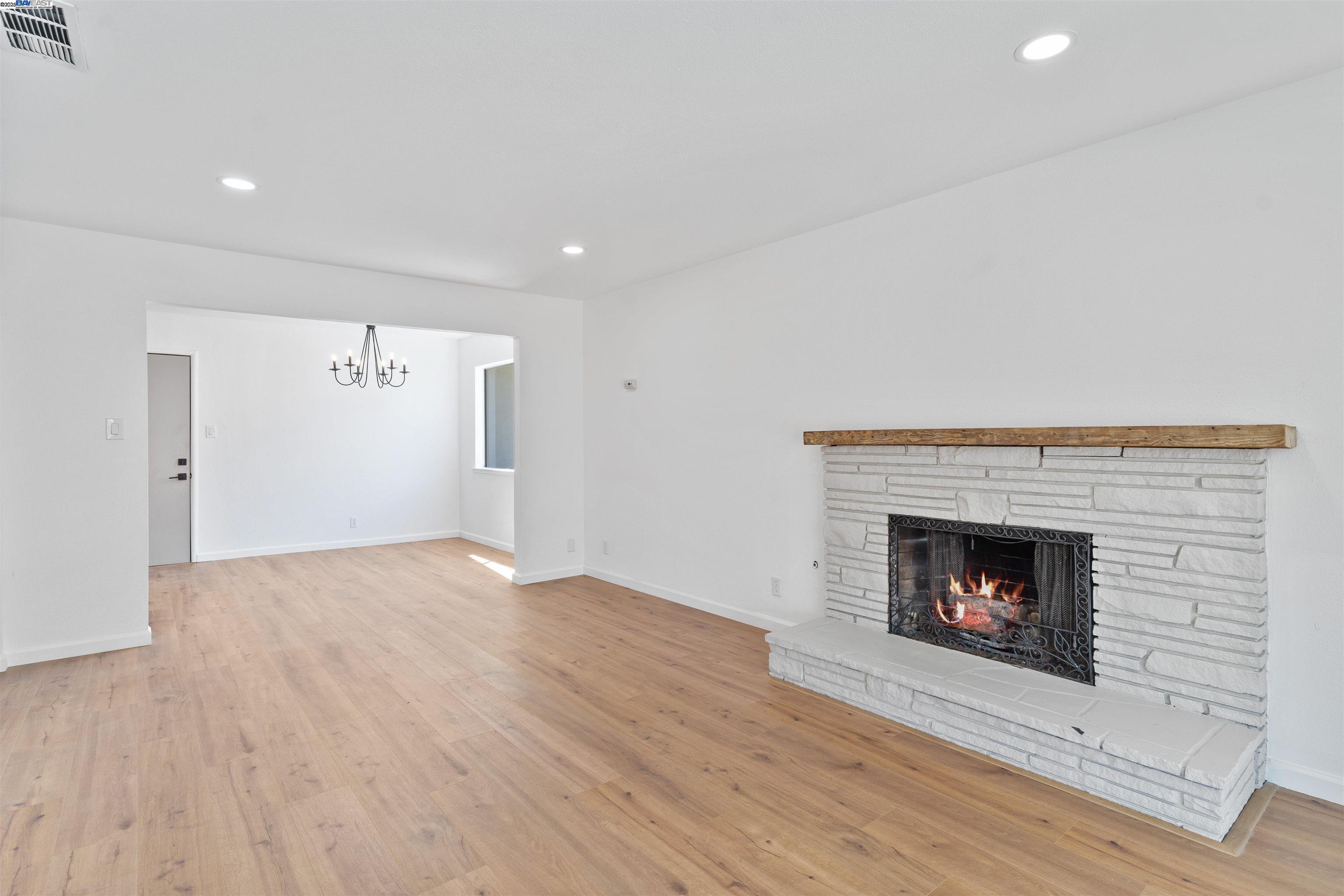 Detail Gallery Image 9 of 32 For 4010 Boulder Dr, Antioch,  CA 94509 - 4 Beds | 2 Baths