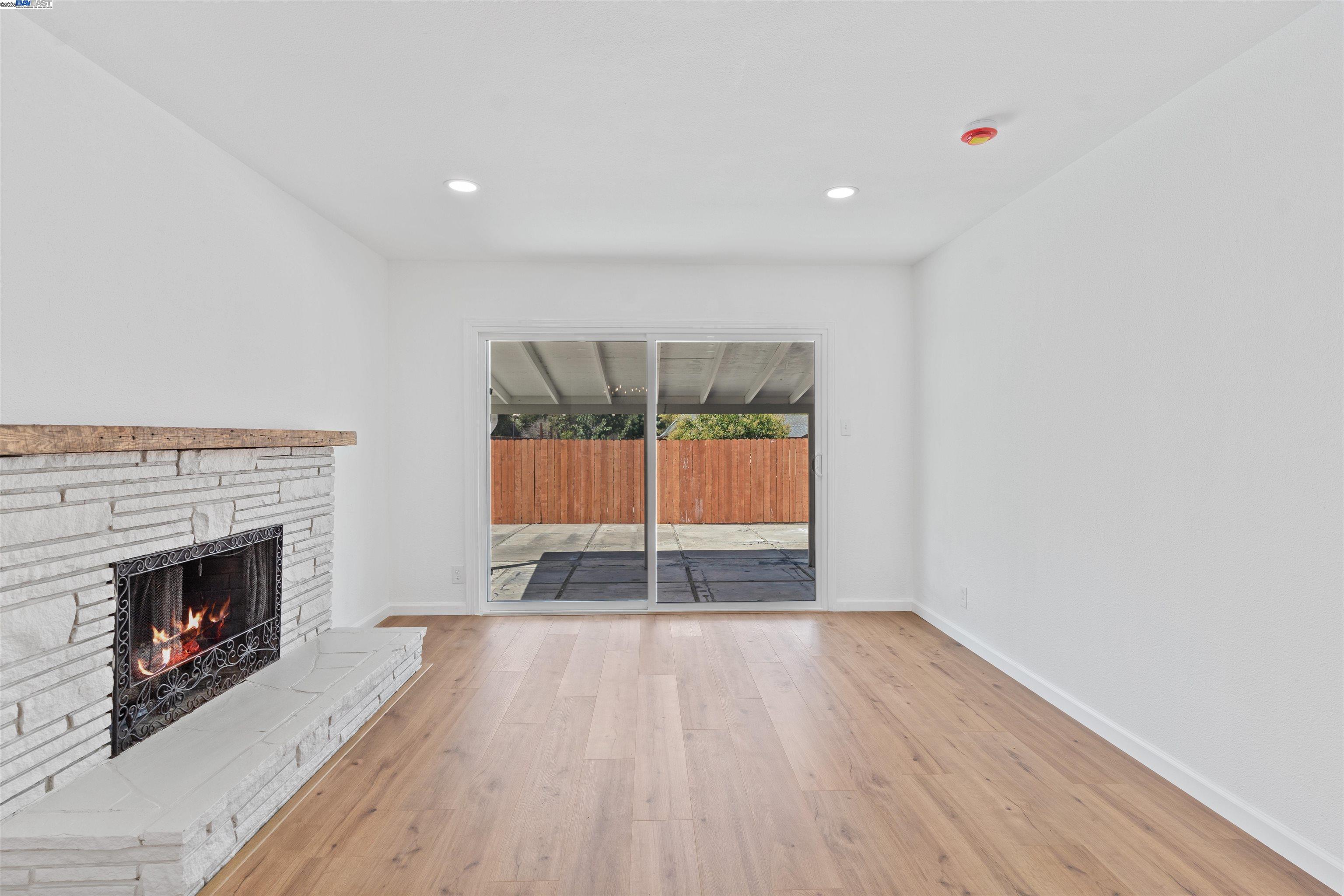 Detail Gallery Image 10 of 32 For 4010 Boulder Dr, Antioch,  CA 94509 - 4 Beds | 2 Baths