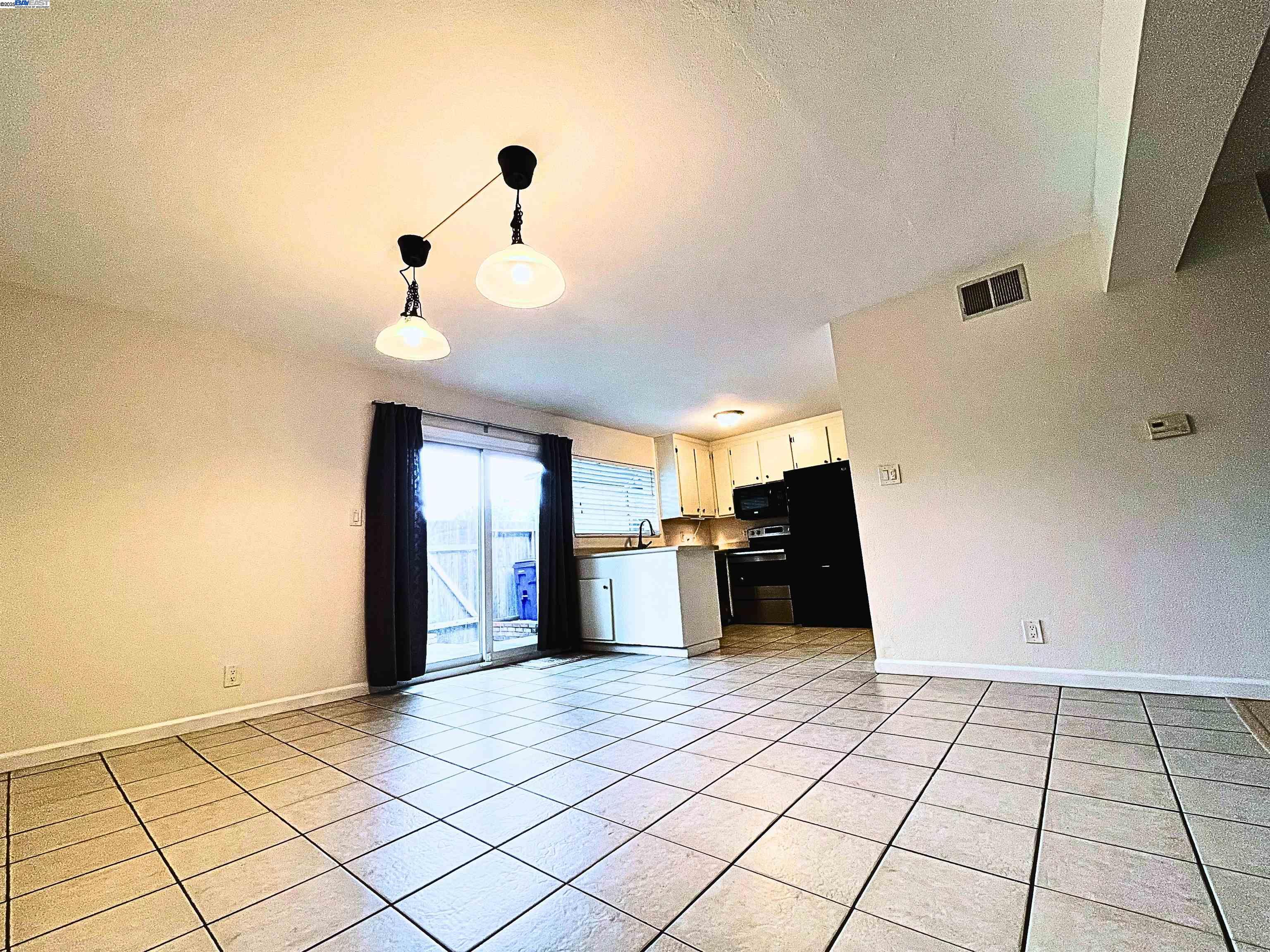 Detail Gallery Image 6 of 23 For Wickman Pl, San Lorenzo,  CA 94580 - 4 Beds | 2/1 Baths