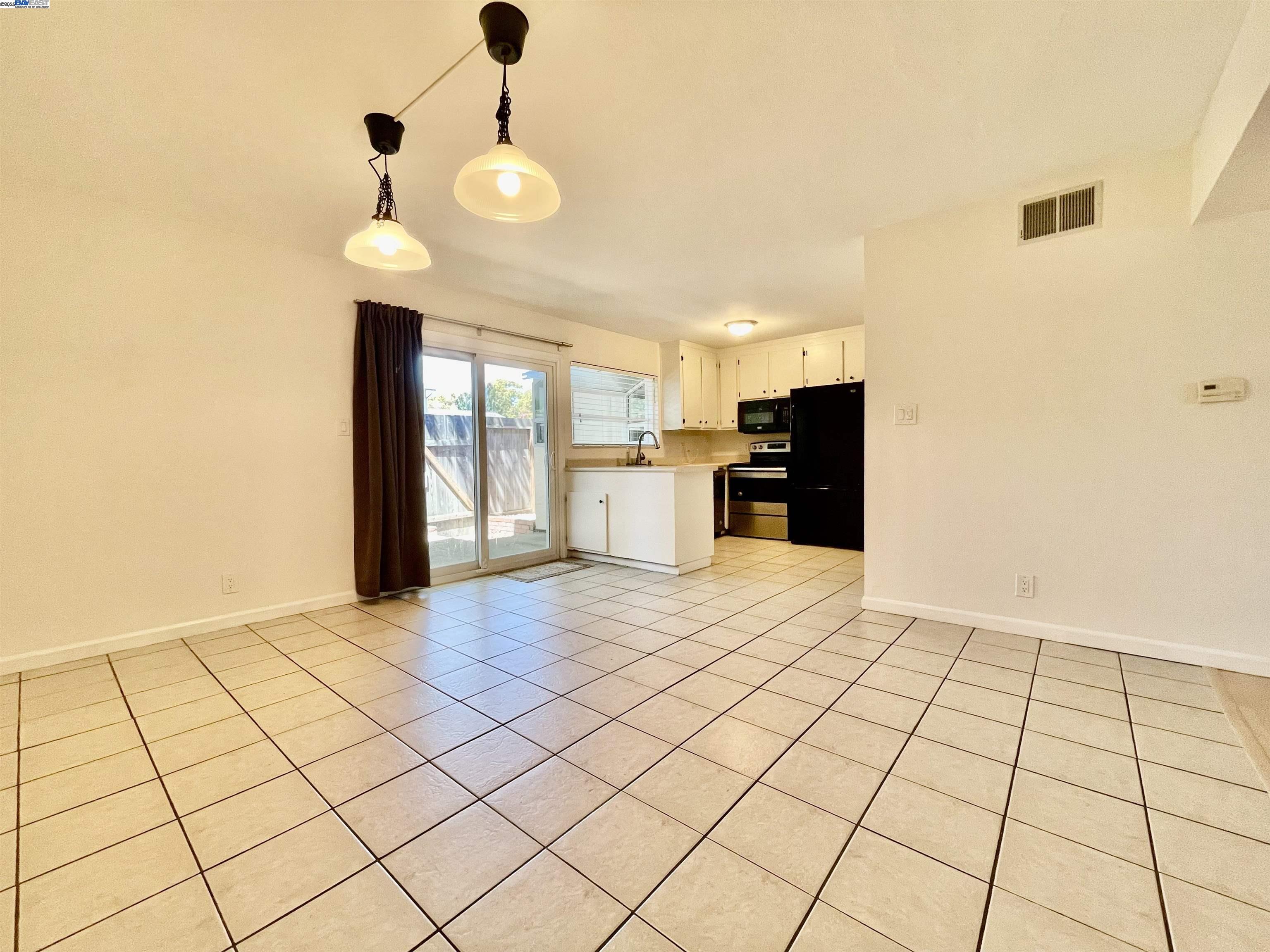 Detail Gallery Image 9 of 23 For Wickman Pl, San Lorenzo,  CA 94580 - 4 Beds | 2/1 Baths