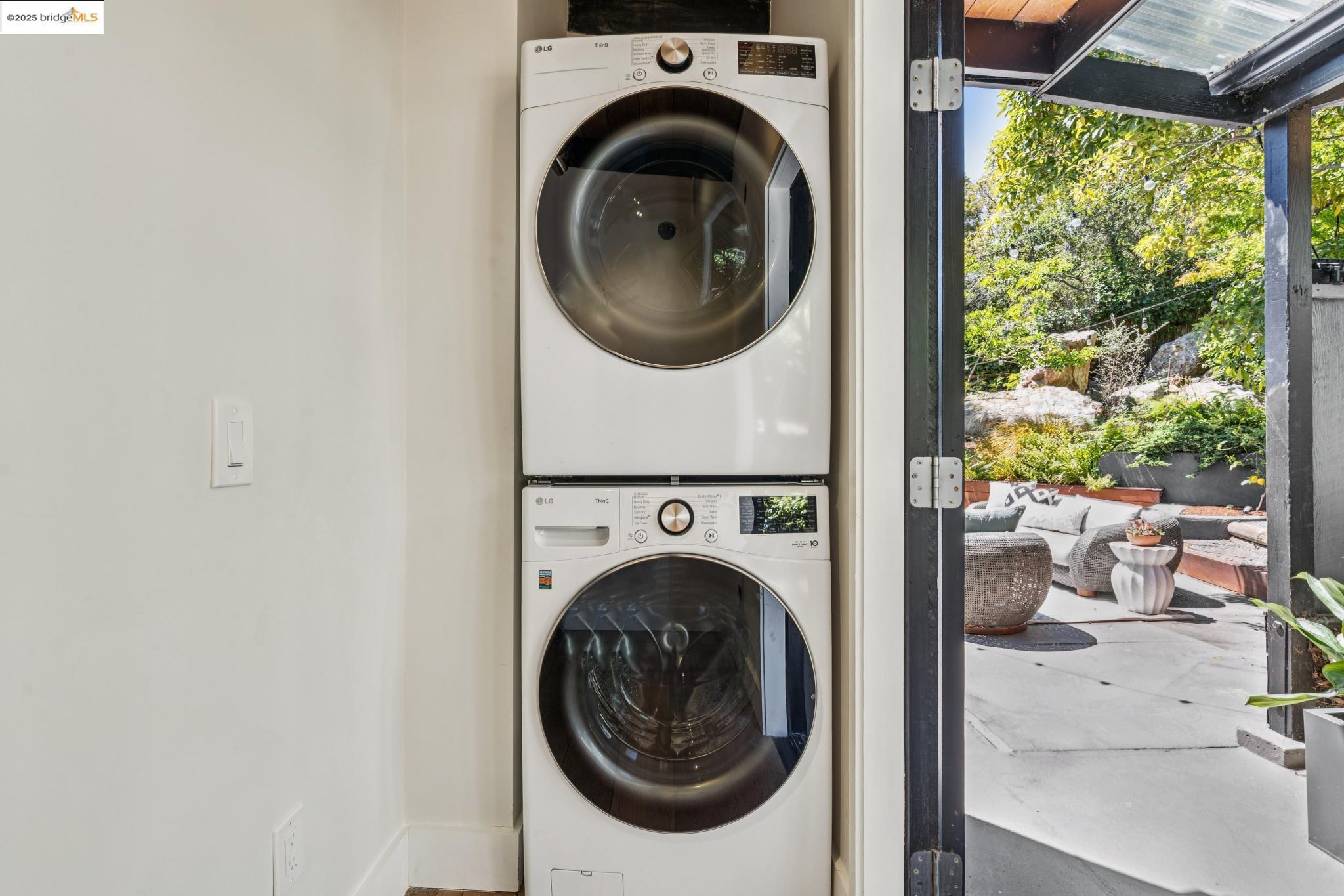 Detail Gallery Image 40 of 58 For 1910 Yosemite Rd, Berkeley,  CA 94707 - 4 Beds | 3 Baths