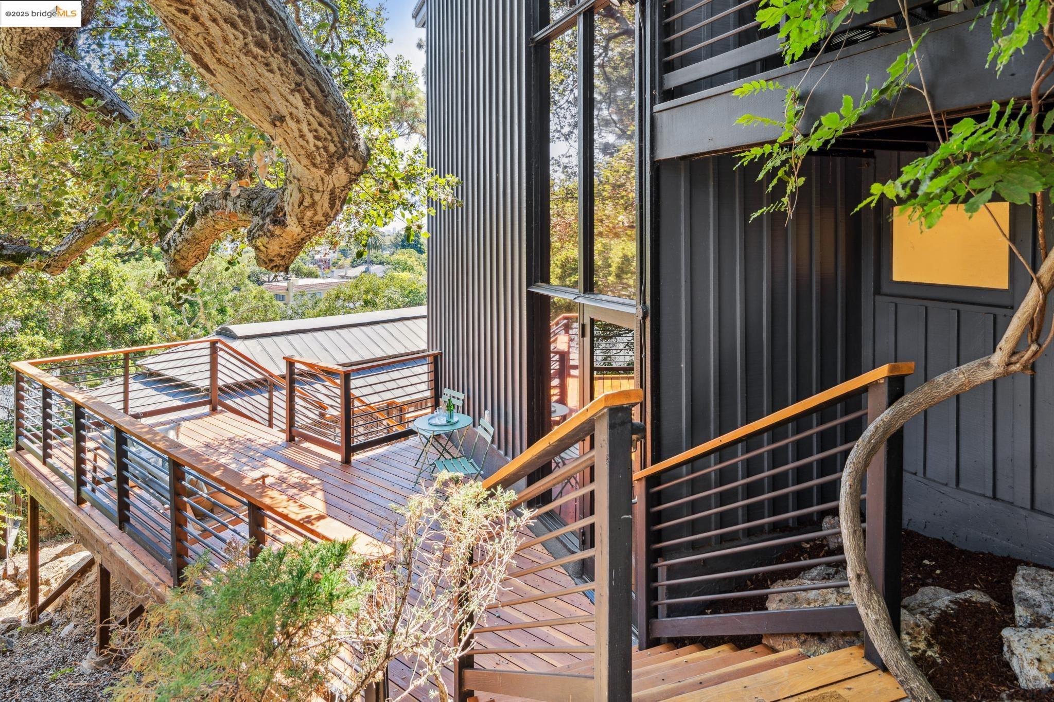 Detail Gallery Image 43 of 58 For 1910 Yosemite Rd, Berkeley,  CA 94707 - 4 Beds | 3 Baths