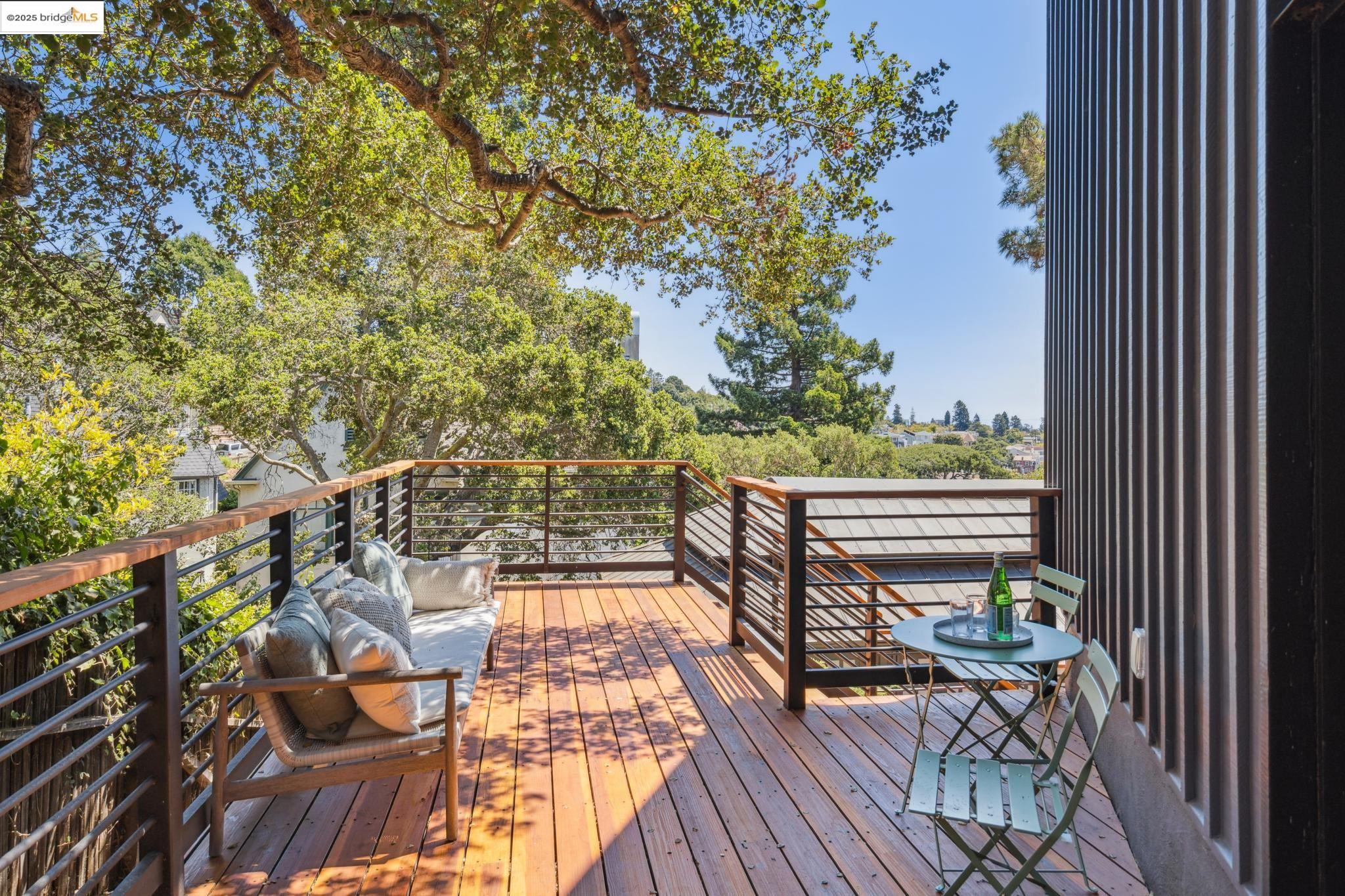 Detail Gallery Image 44 of 58 For 1910 Yosemite Rd, Berkeley,  CA 94707 - 4 Beds | 3 Baths