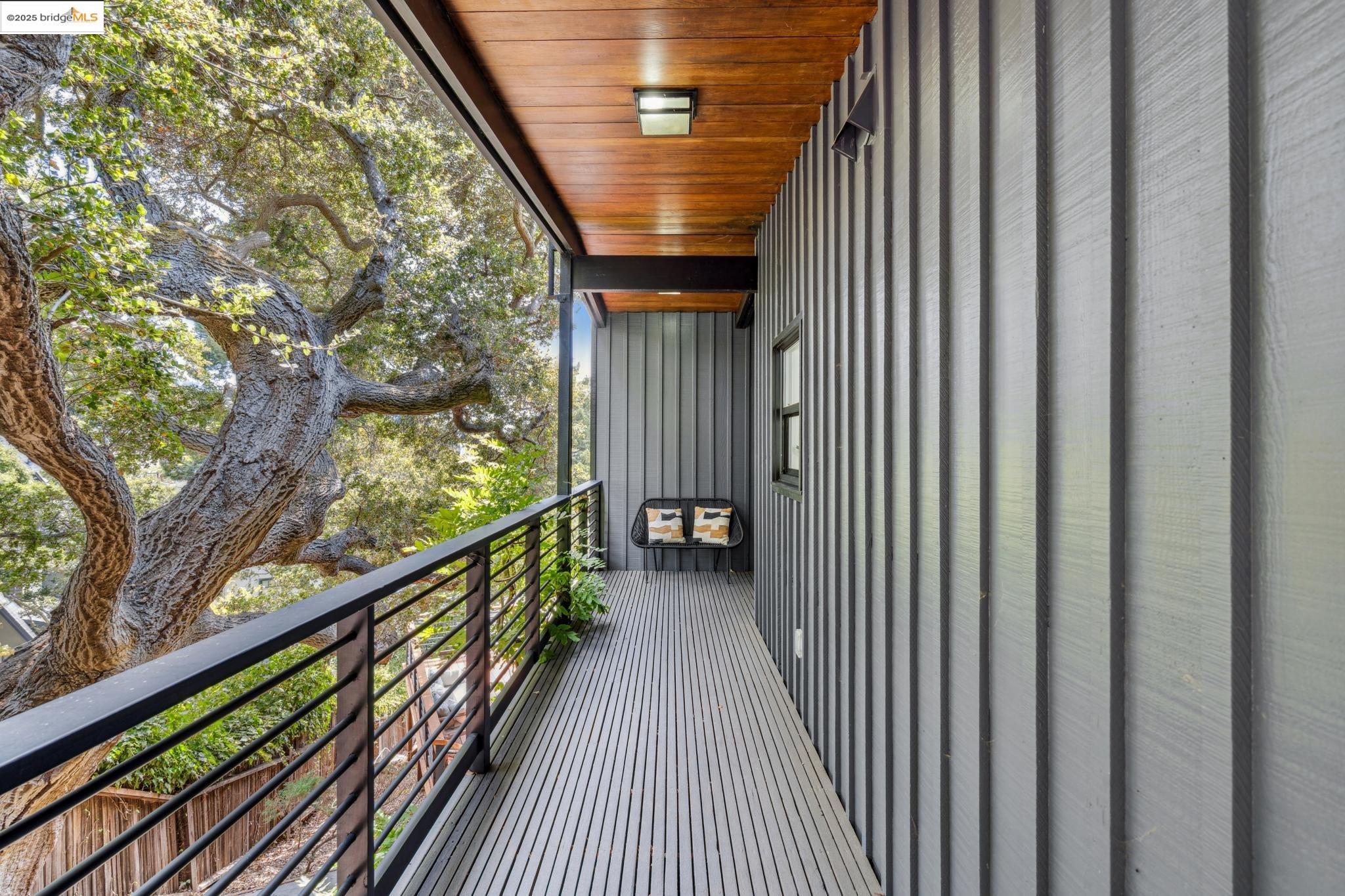 Detail Gallery Image 6 of 58 For 1910 Yosemite Rd, Berkeley,  CA 94707 - 4 Beds | 3 Baths