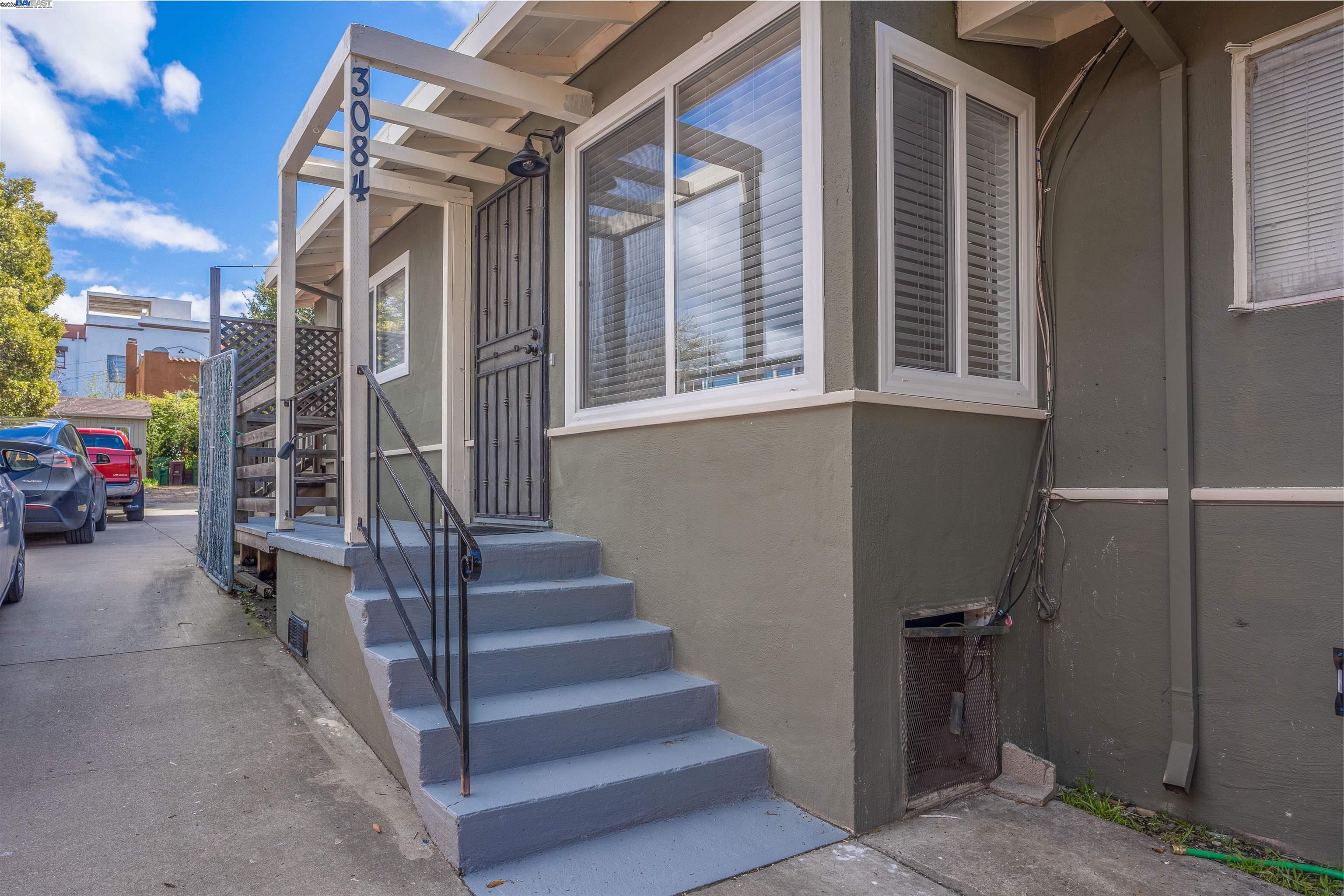 Detail Gallery Image 2 of 49 For 3086 Capp St, Oakland,  CA 94602 - – Beds | – Baths