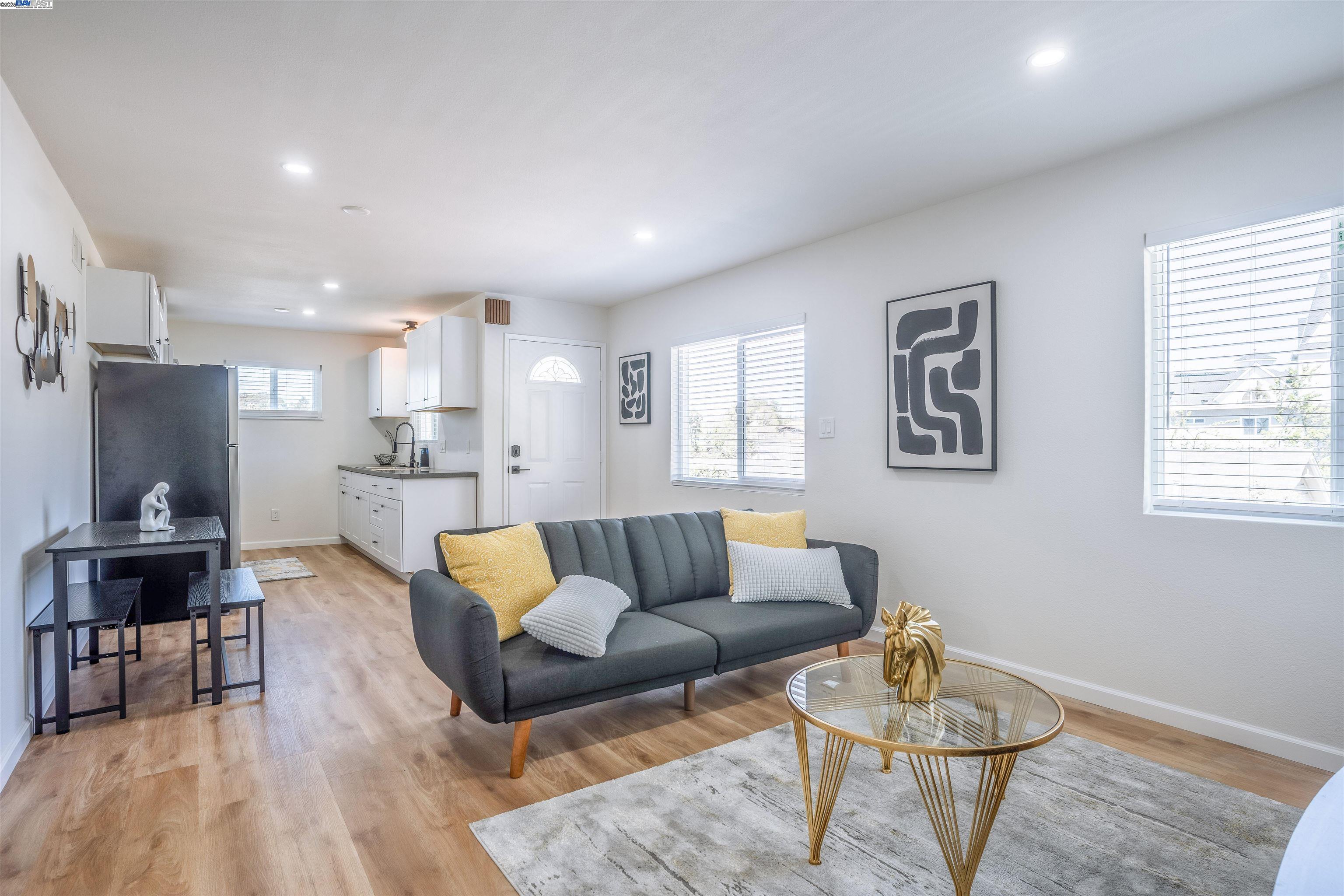 Detail Gallery Image 14 of 49 For 3086 Capp St, Oakland,  CA 94602 - – Beds | – Baths