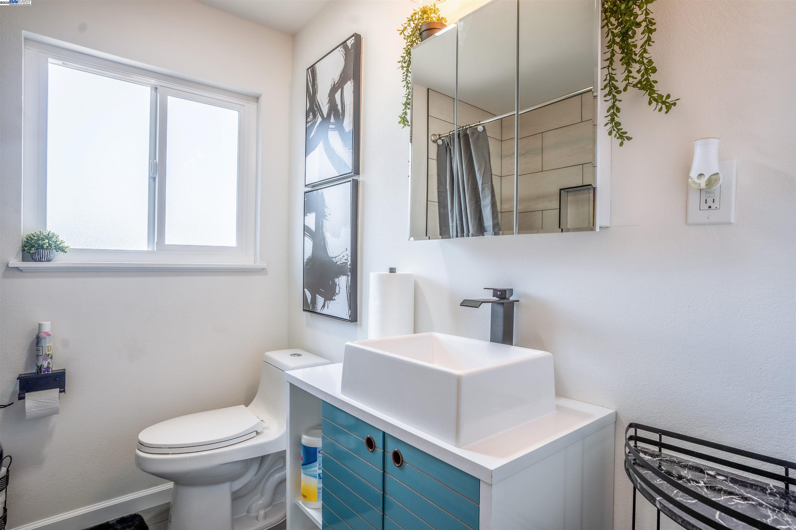 Detail Gallery Image 15 of 49 For 3086 Capp St, Oakland,  CA 94602 - – Beds | – Baths