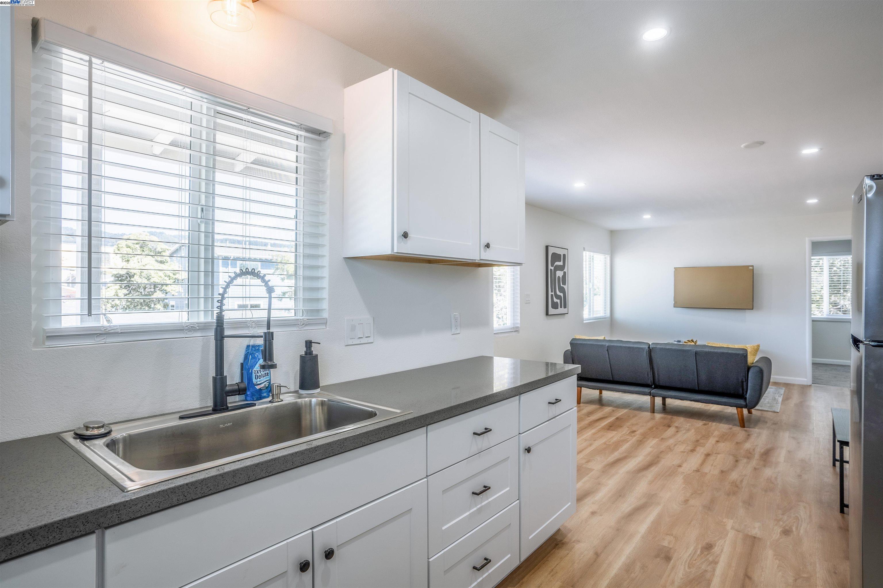 Detail Gallery Image 16 of 49 For 3086 Capp St, Oakland,  CA 94602 - – Beds | – Baths