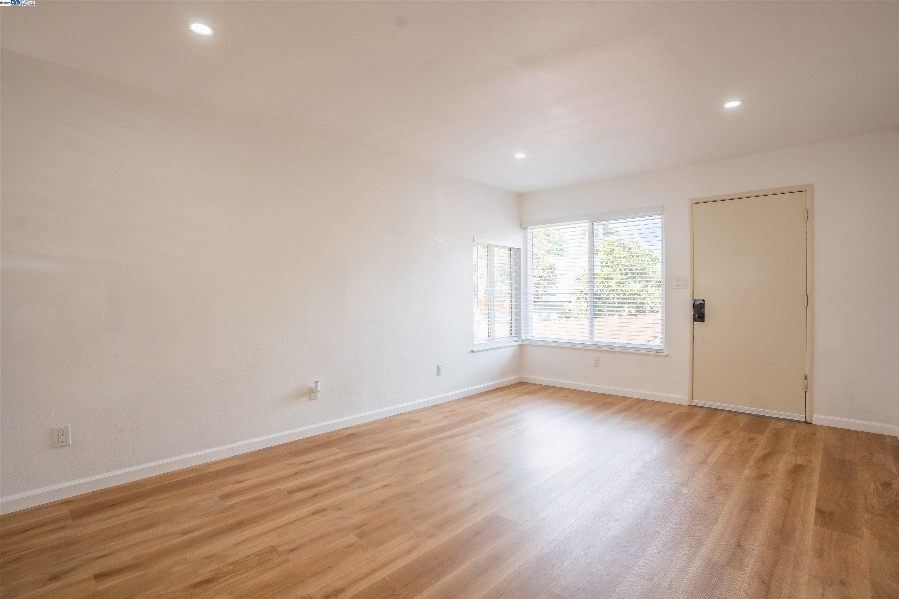 Detail Gallery Image 22 of 49 For 3086 Capp St, Oakland,  CA 94602 - – Beds | – Baths