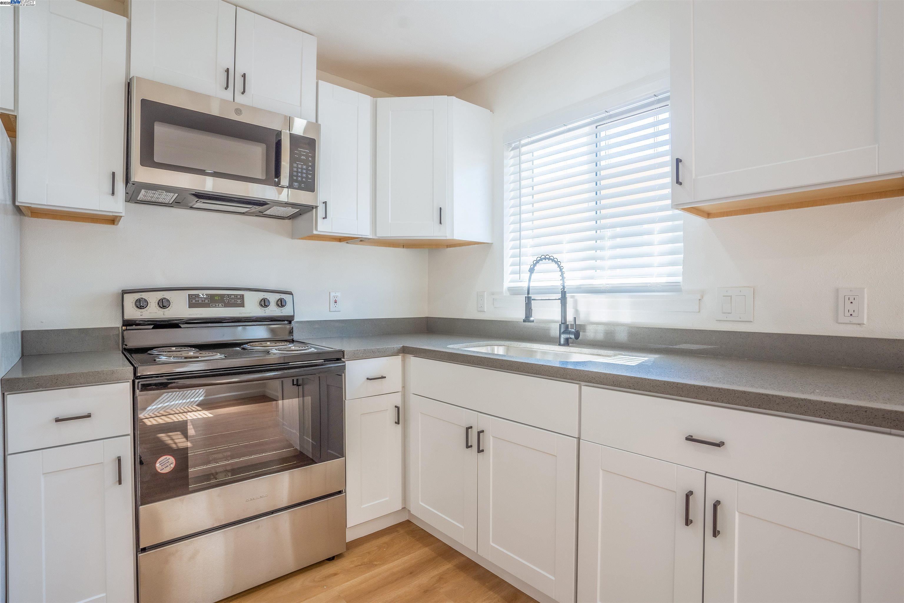 Detail Gallery Image 26 of 49 For 3086 Capp St, Oakland,  CA 94602 - – Beds | – Baths