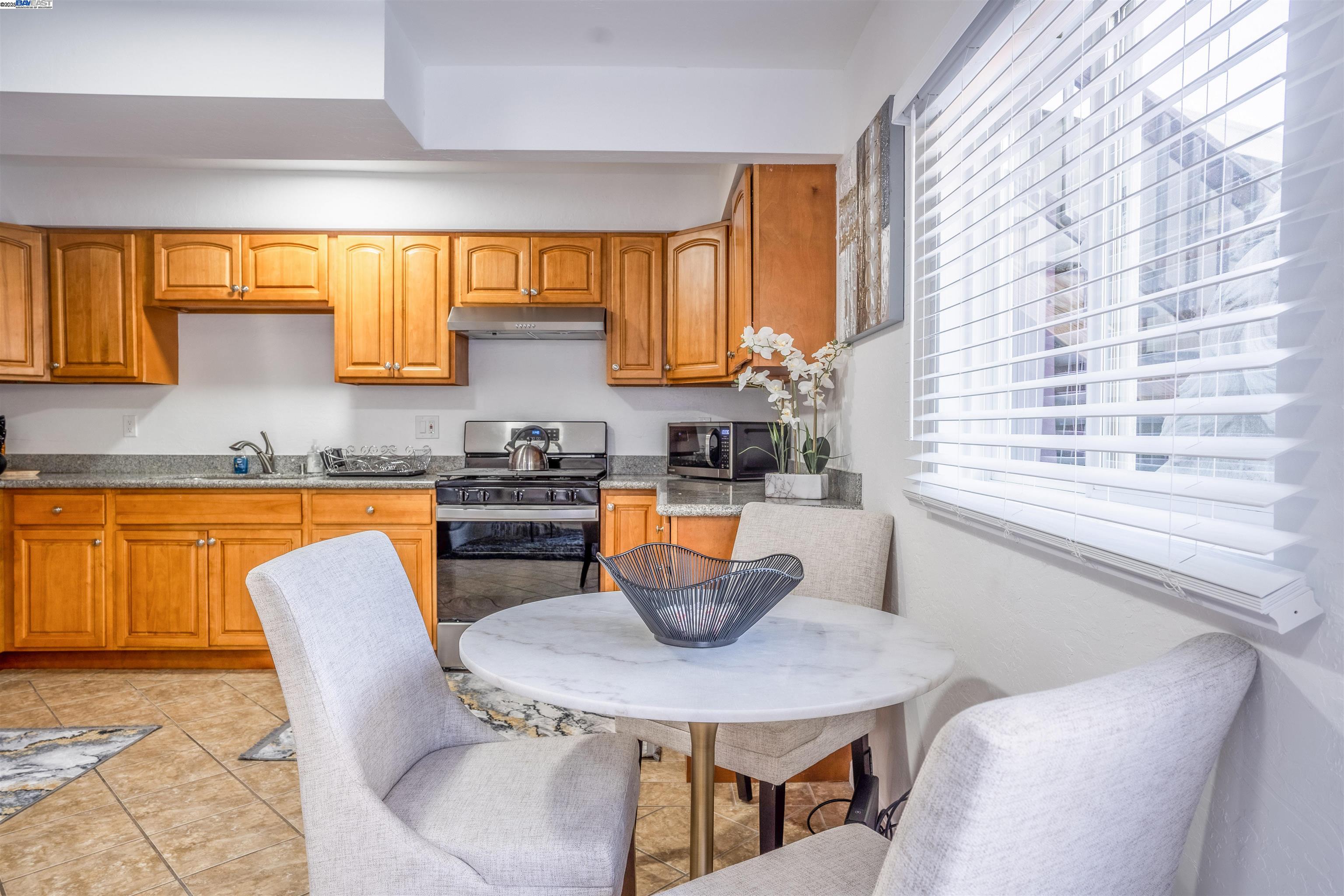 Detail Gallery Image 34 of 49 For 3086 Capp St, Oakland,  CA 94602 - – Beds | – Baths