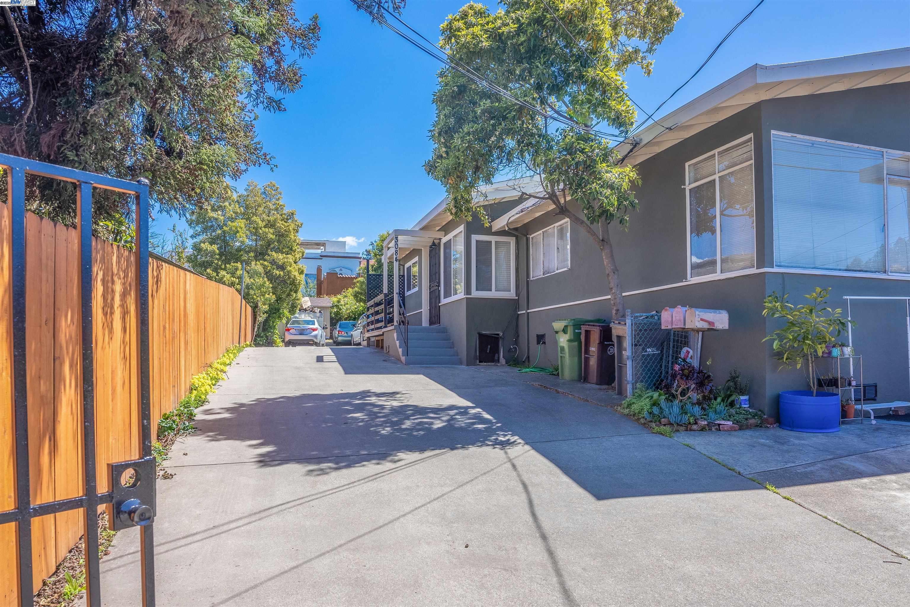 Detail Gallery Image 5 of 49 For 3086 Capp St, Oakland,  CA 94602 - – Beds | – Baths
