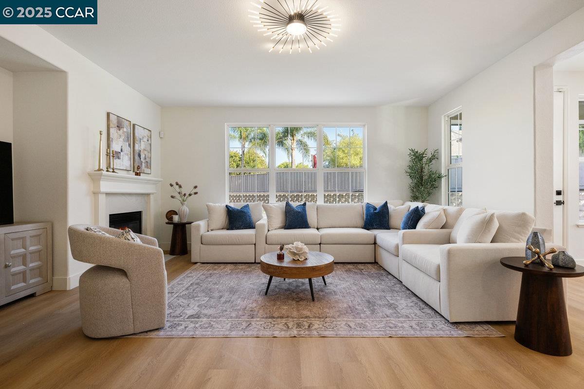 Detail Gallery Image 6 of 51 For 1898 Bayonne Ct, Tracy,  CA 95304 - 4 Beds | 2/1 Baths