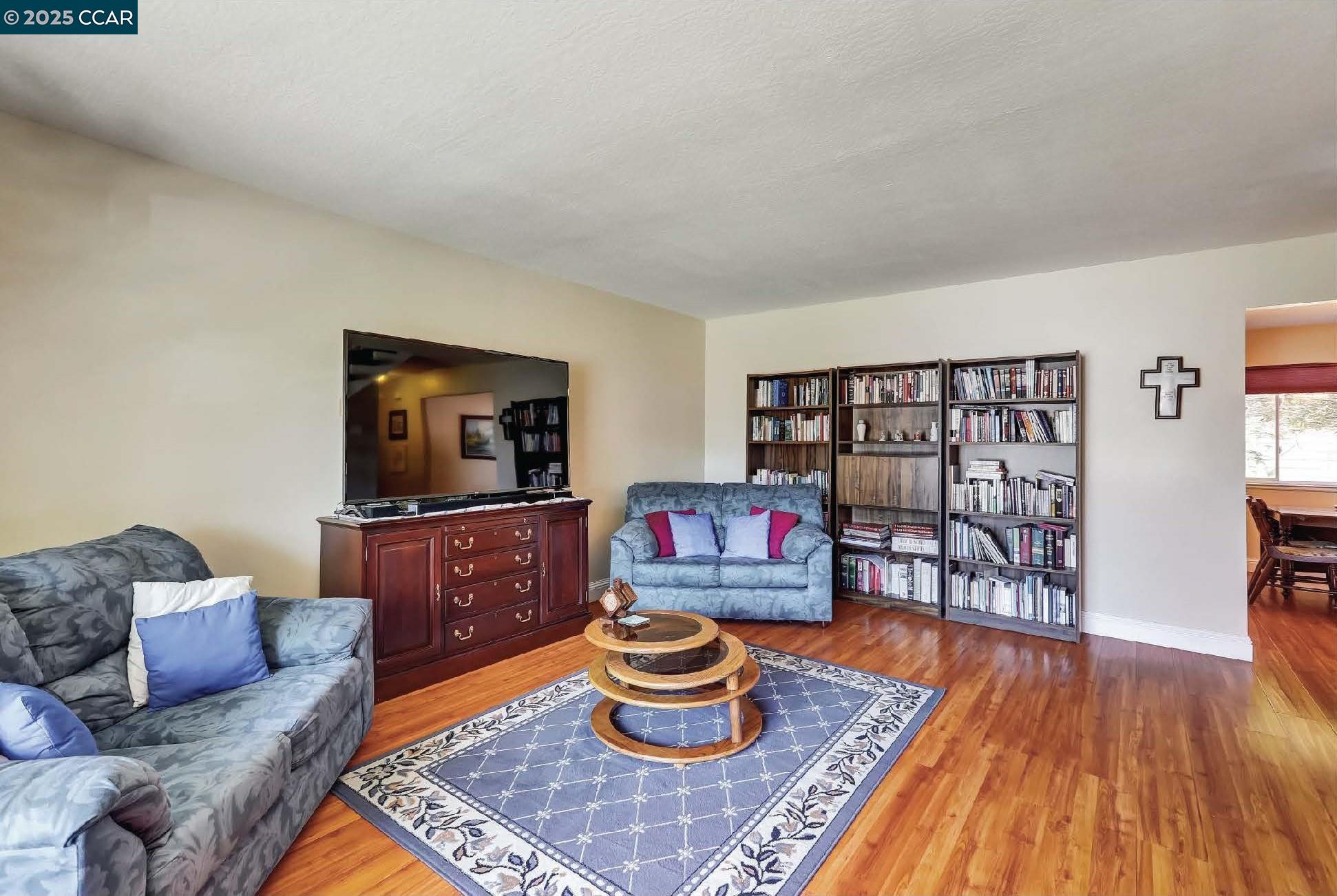Detail Gallery Image 3 of 9 For 1533 Longford Ct, Walnut Creek,  CA 94598 - 4 Beds | 2 Baths