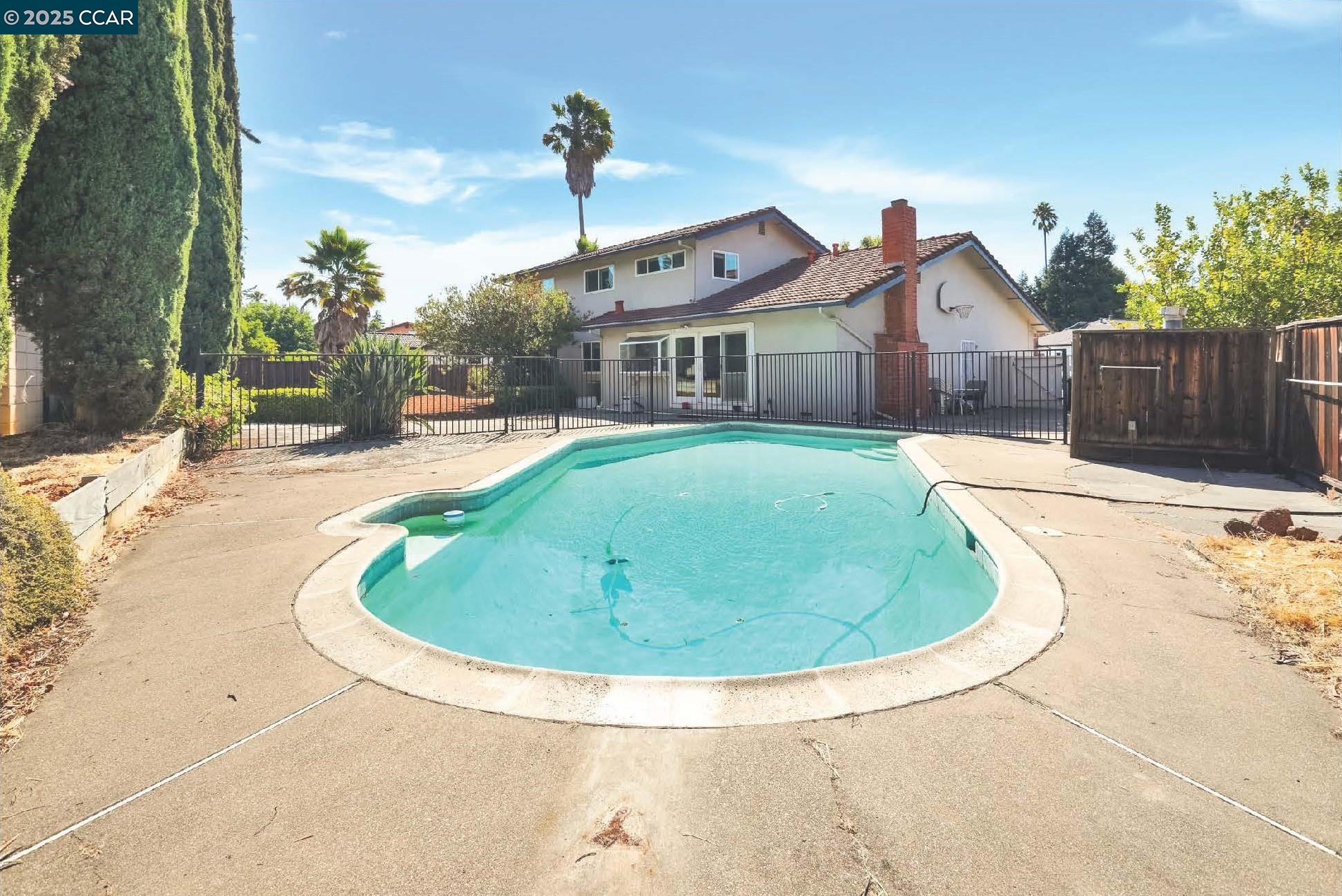 Detail Gallery Image 9 of 9 For 1533 Longford Ct, Walnut Creek,  CA 94598 - 4 Beds | 2 Baths