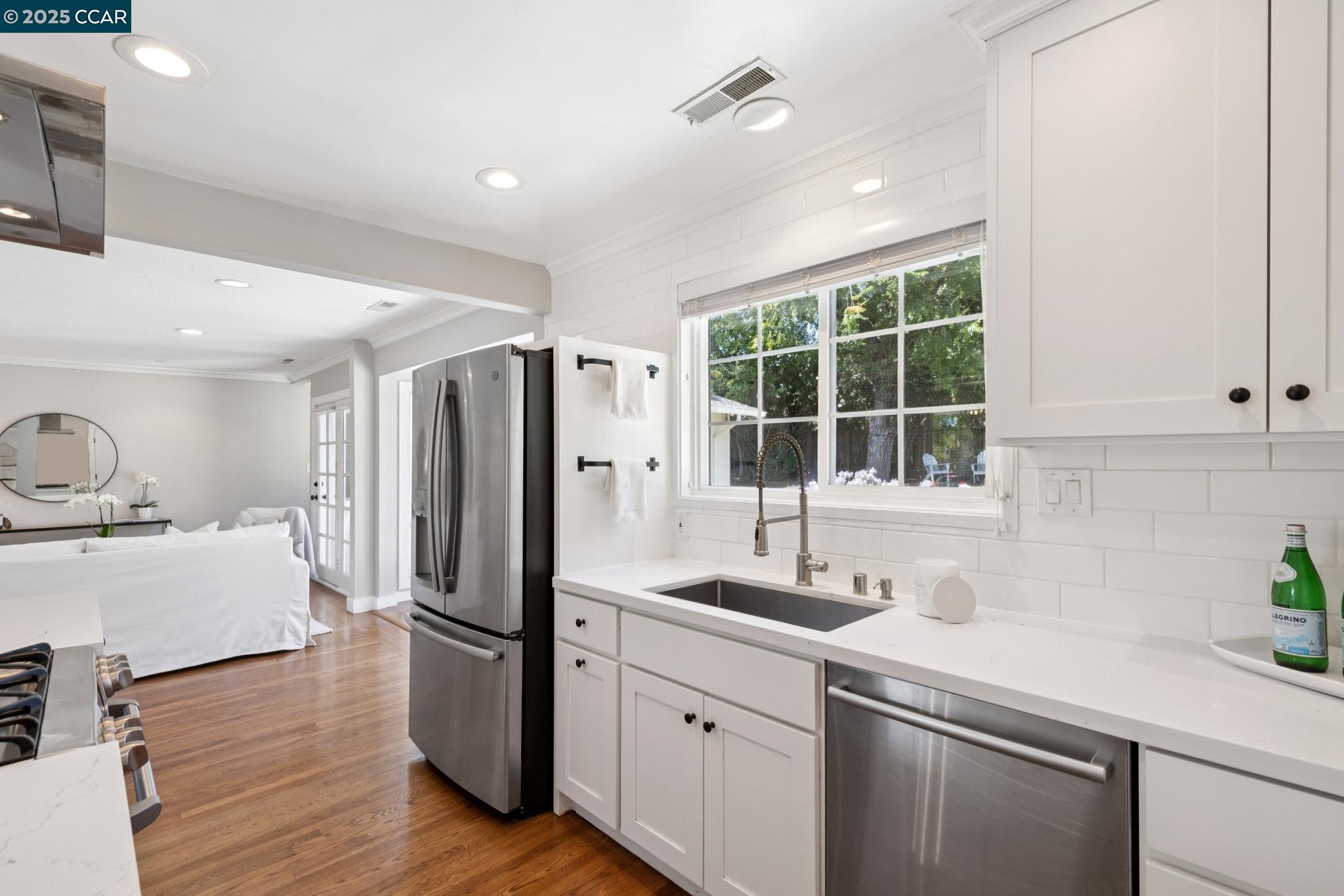 Detail Gallery Image 12 of 40 For 130 Wyatt Cir, Pleasant Hill,  CA 94523 - 3 Beds | 2 Baths