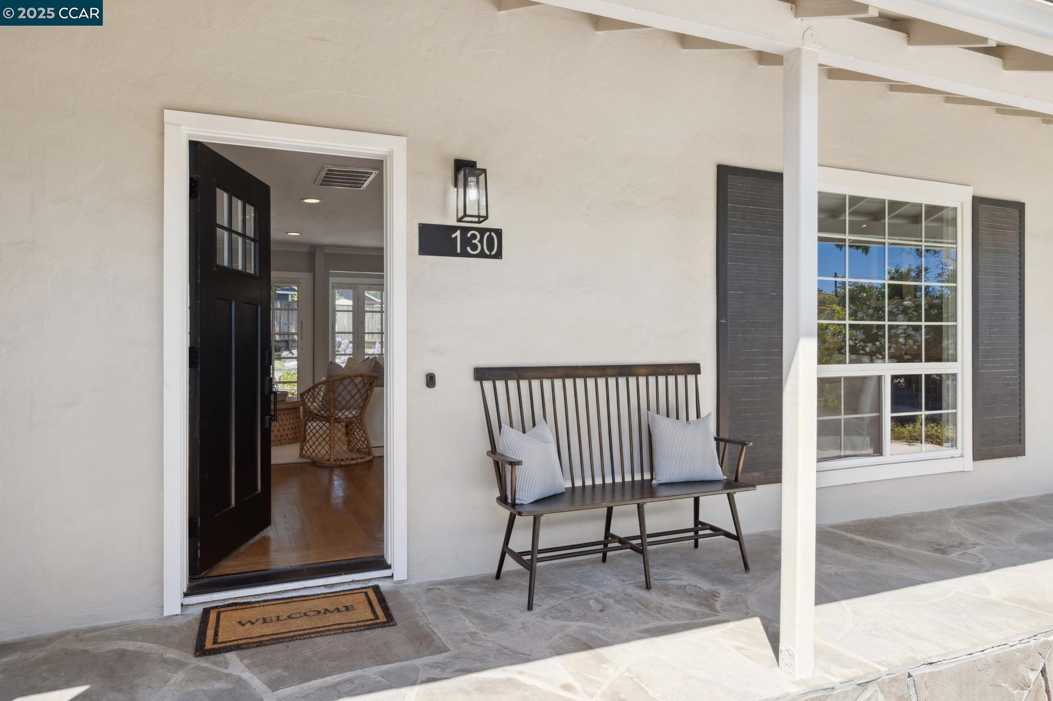 Detail Gallery Image 3 of 40 For 130 Wyatt Cir, Pleasant Hill,  CA 94523 - 3 Beds | 2 Baths