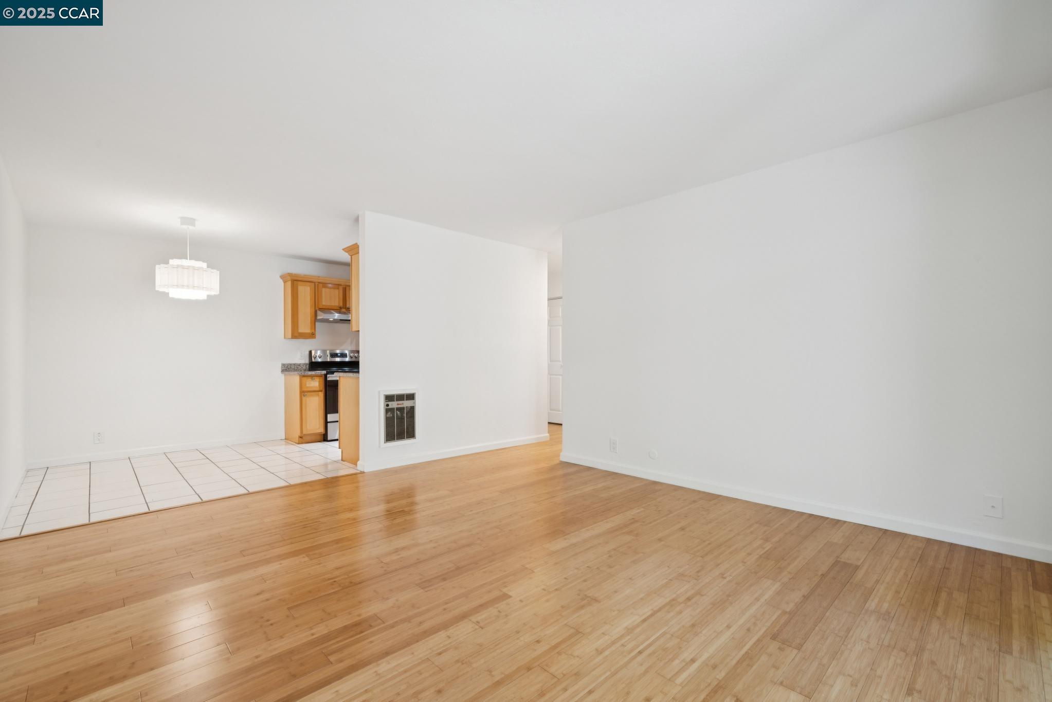Photo #5: 41107578 Listing 