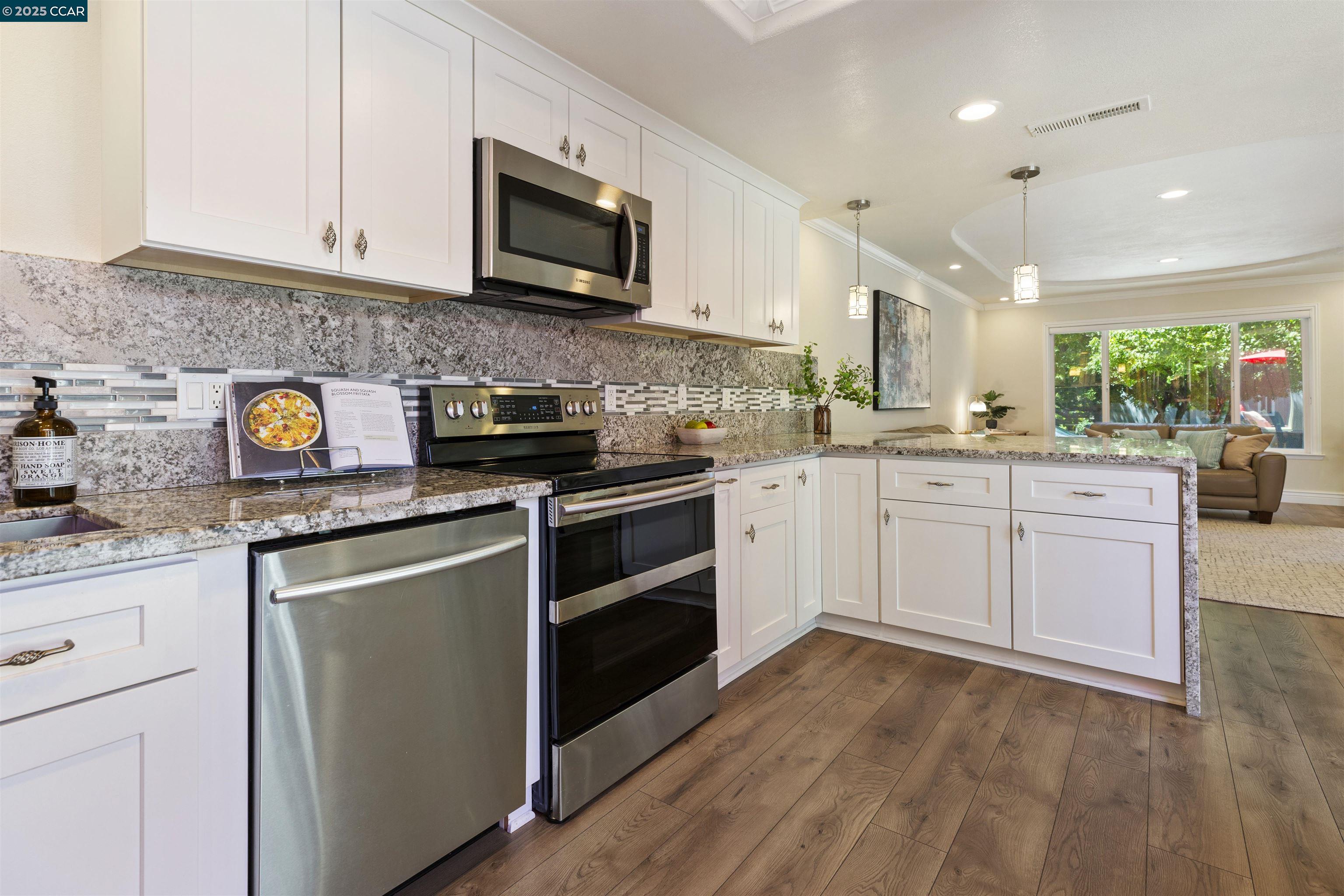 Photo #14: 41107580 Listing: Photo #14