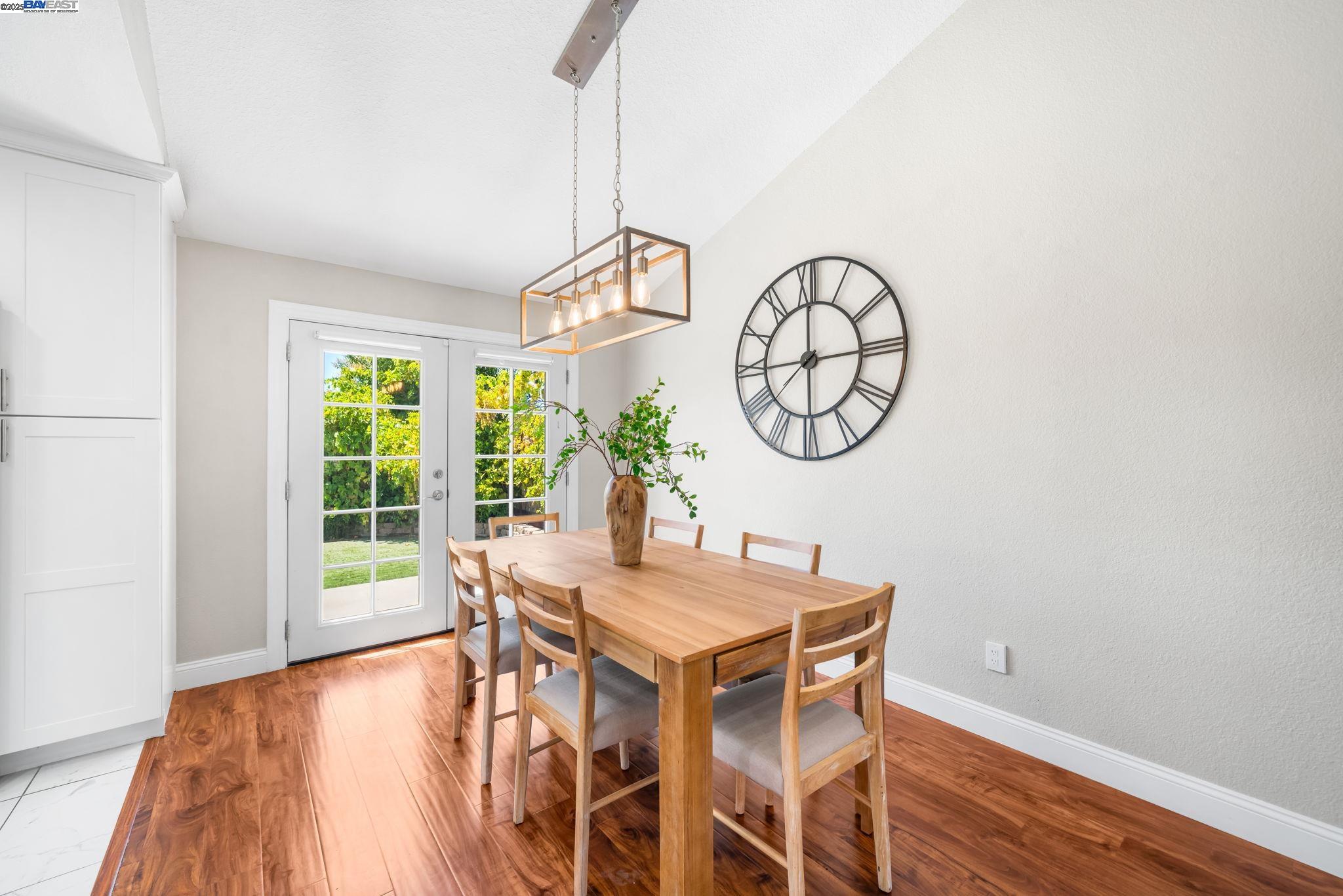 Detail Gallery Image 10 of 58 For 7638 Coral Way, Dublin,  CA 94568 - 4 Beds | 3 Baths