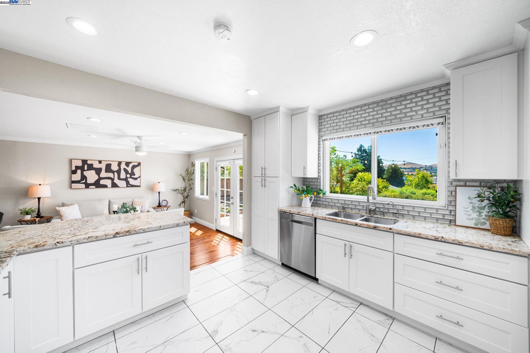 Detail Gallery Image 14 of 58 For 7638 Coral Way, Dublin,  CA 94568 - 4 Beds | 3 Baths