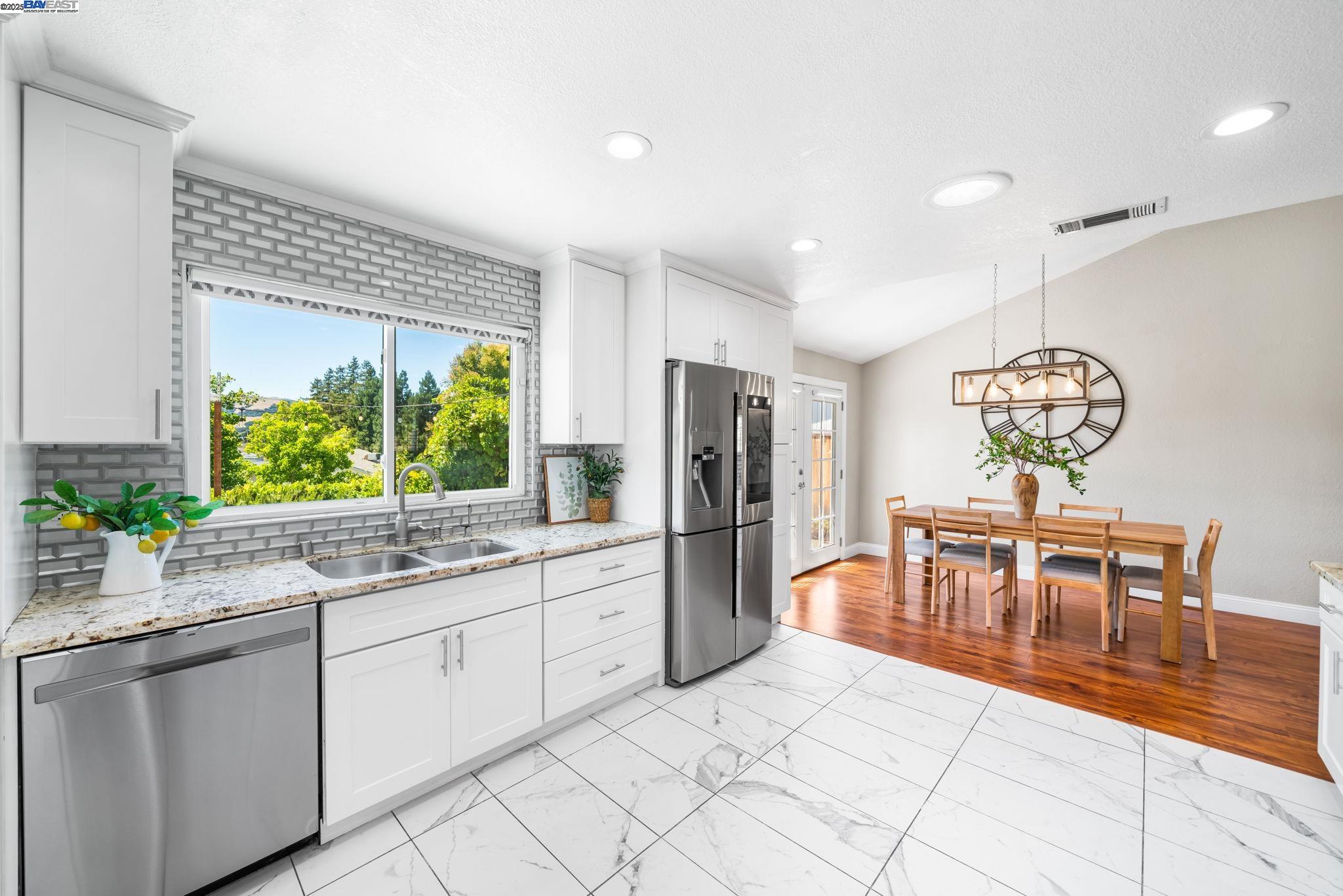 Detail Gallery Image 15 of 58 For 7638 Coral Way, Dublin,  CA 94568 - 4 Beds | 3 Baths
