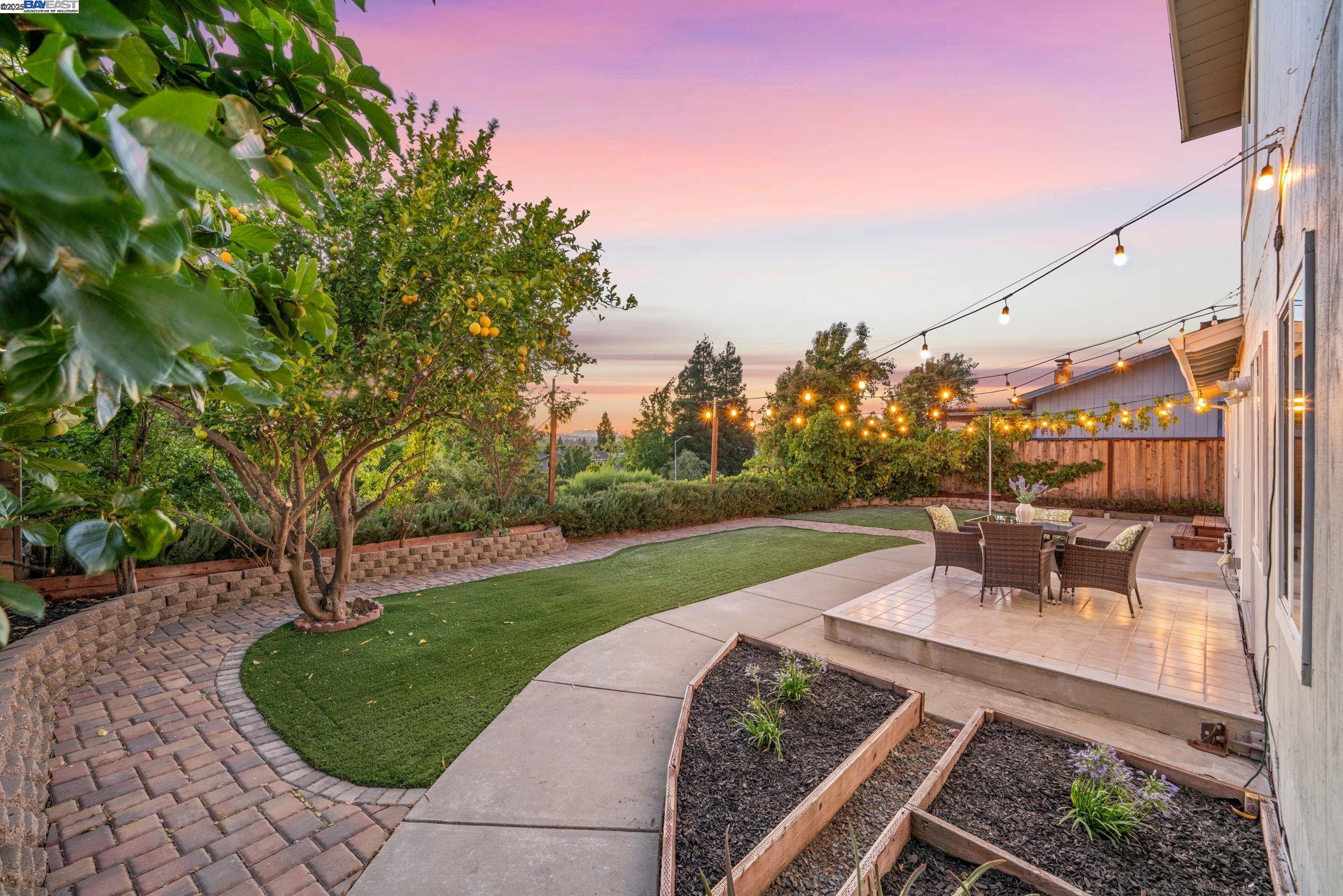 Detail Gallery Image 40 of 58 For 7638 Coral Way, Dublin,  CA 94568 - 4 Beds | 3 Baths