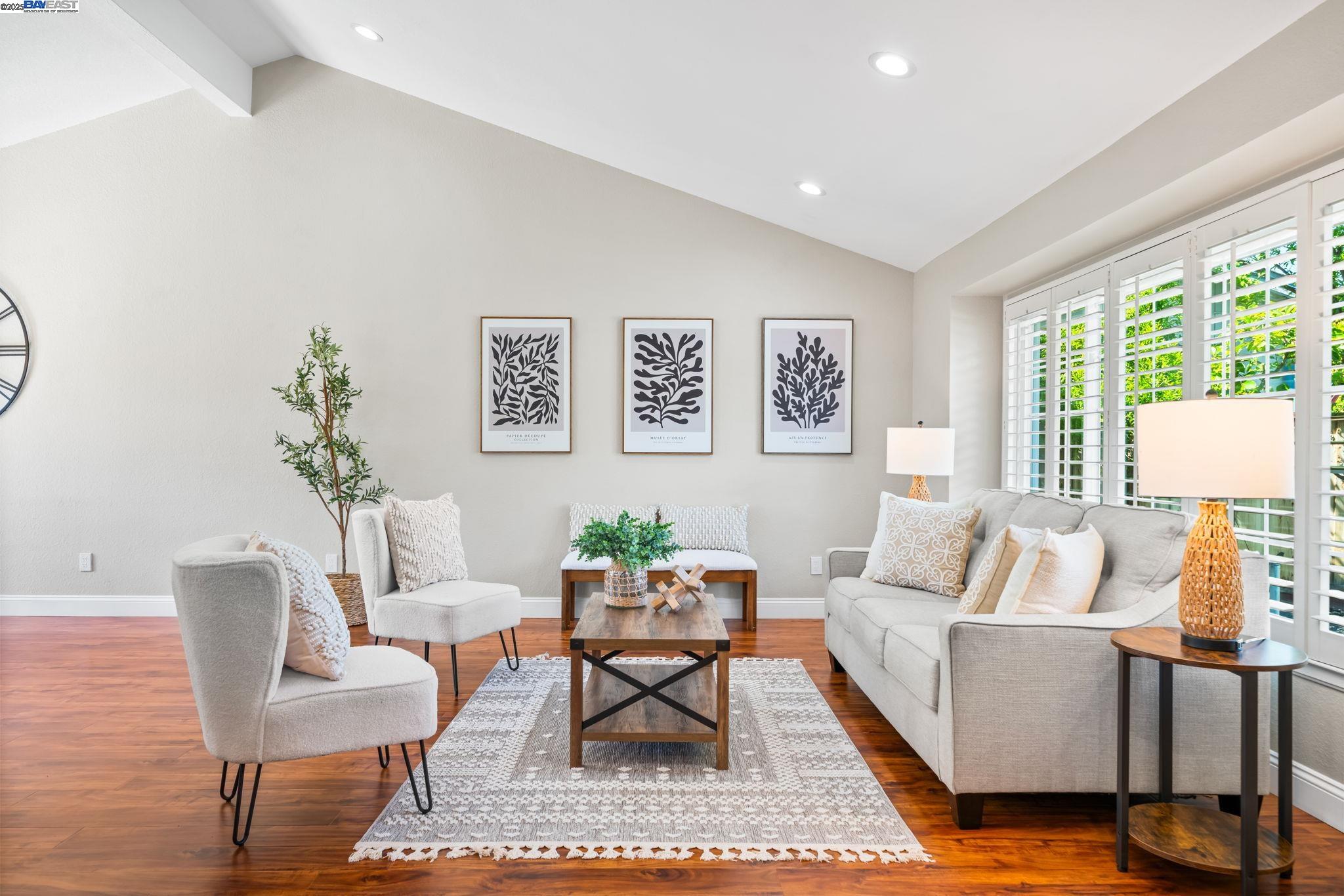 Detail Gallery Image 4 of 58 For 7638 Coral Way, Dublin,  CA 94568 - 4 Beds | 3 Baths