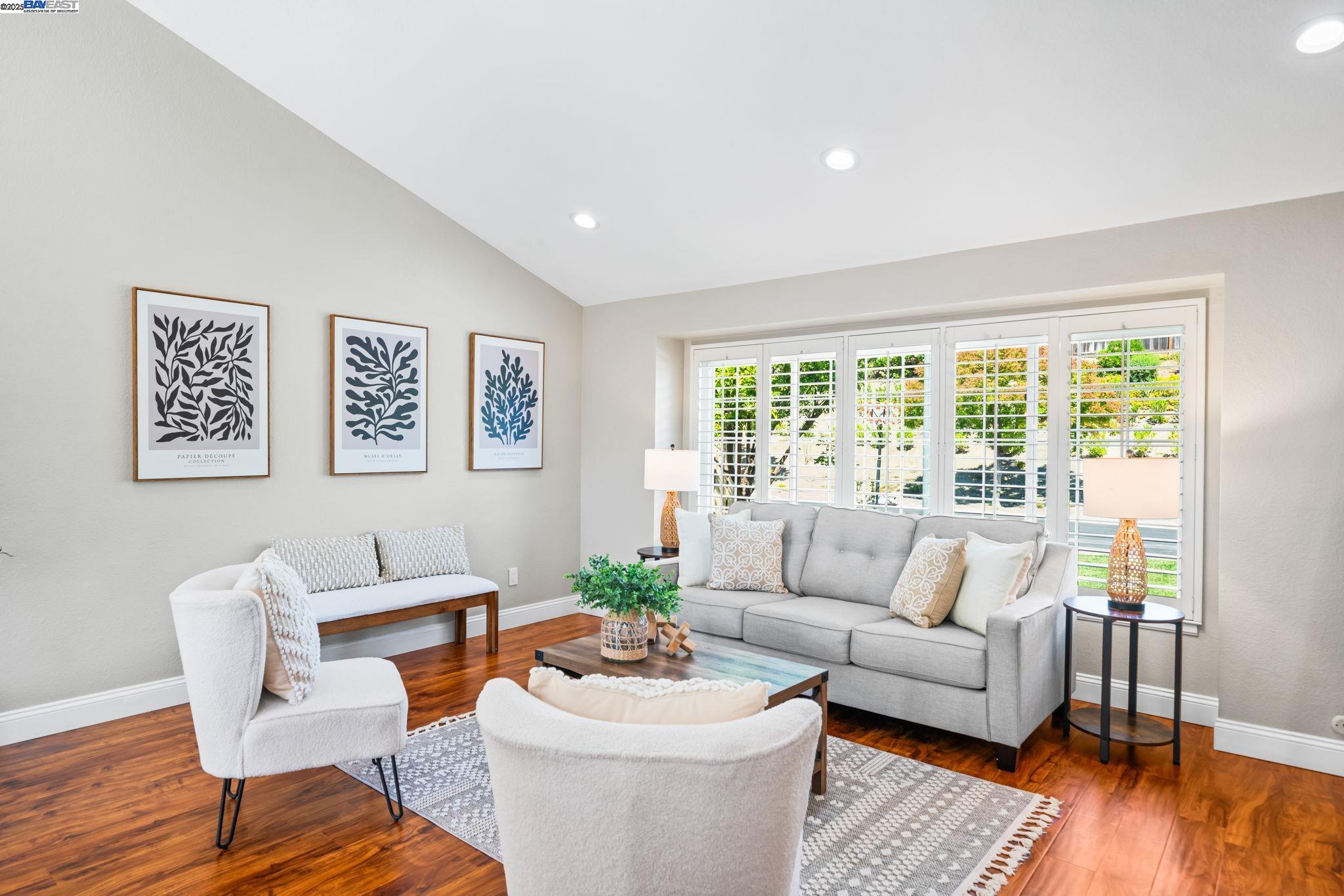 Detail Gallery Image 6 of 58 For 7638 Coral Way, Dublin,  CA 94568 - 4 Beds | 3 Baths