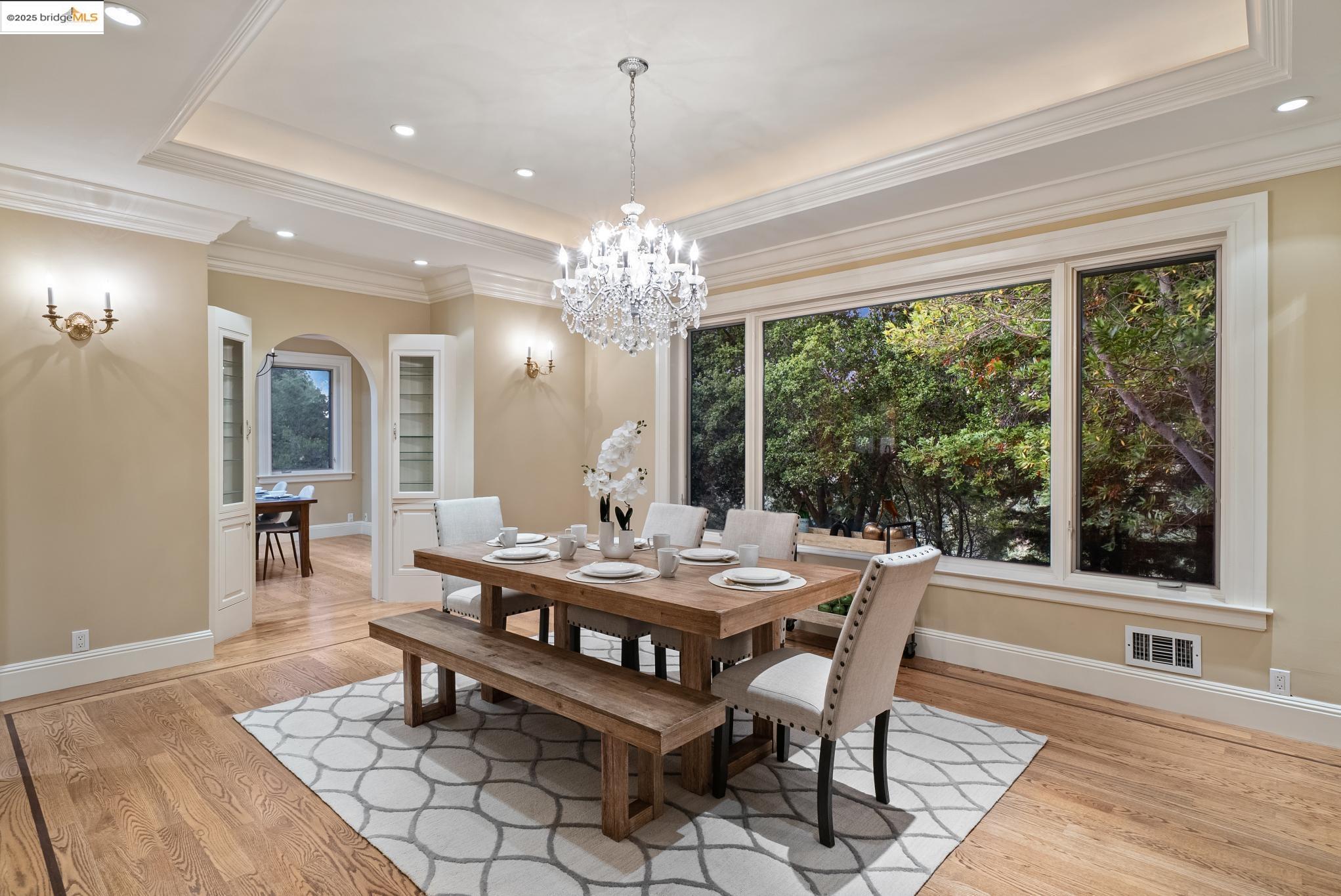Detail Gallery Image 25 of 51 For 9 Burton Vista Ct, Lafayette,  CA 94549 - 6 Beds | 7/3 Baths