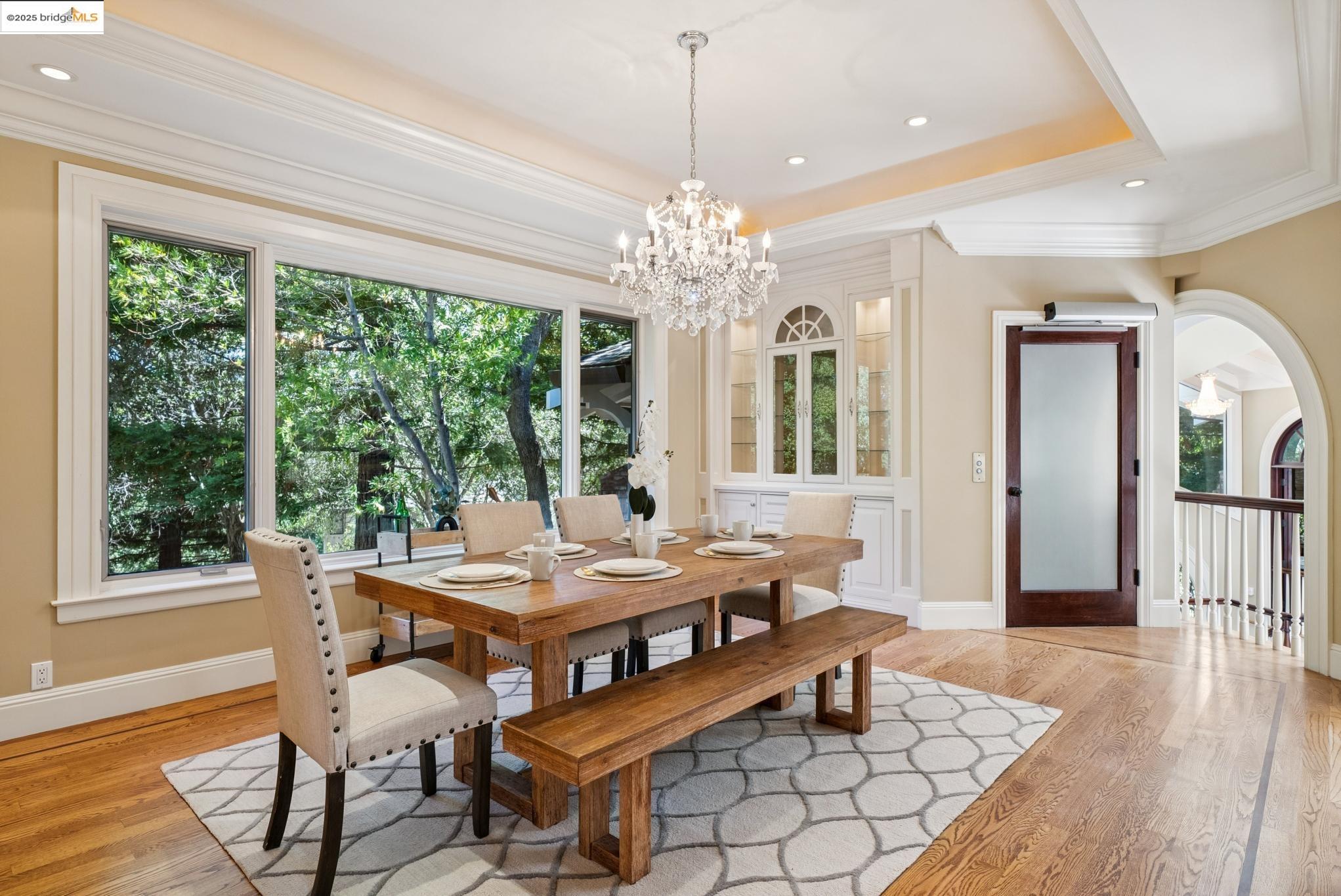 Detail Gallery Image 28 of 51 For 9 Burton Vista Ct, Lafayette,  CA 94549 - 6 Beds | 7/3 Baths