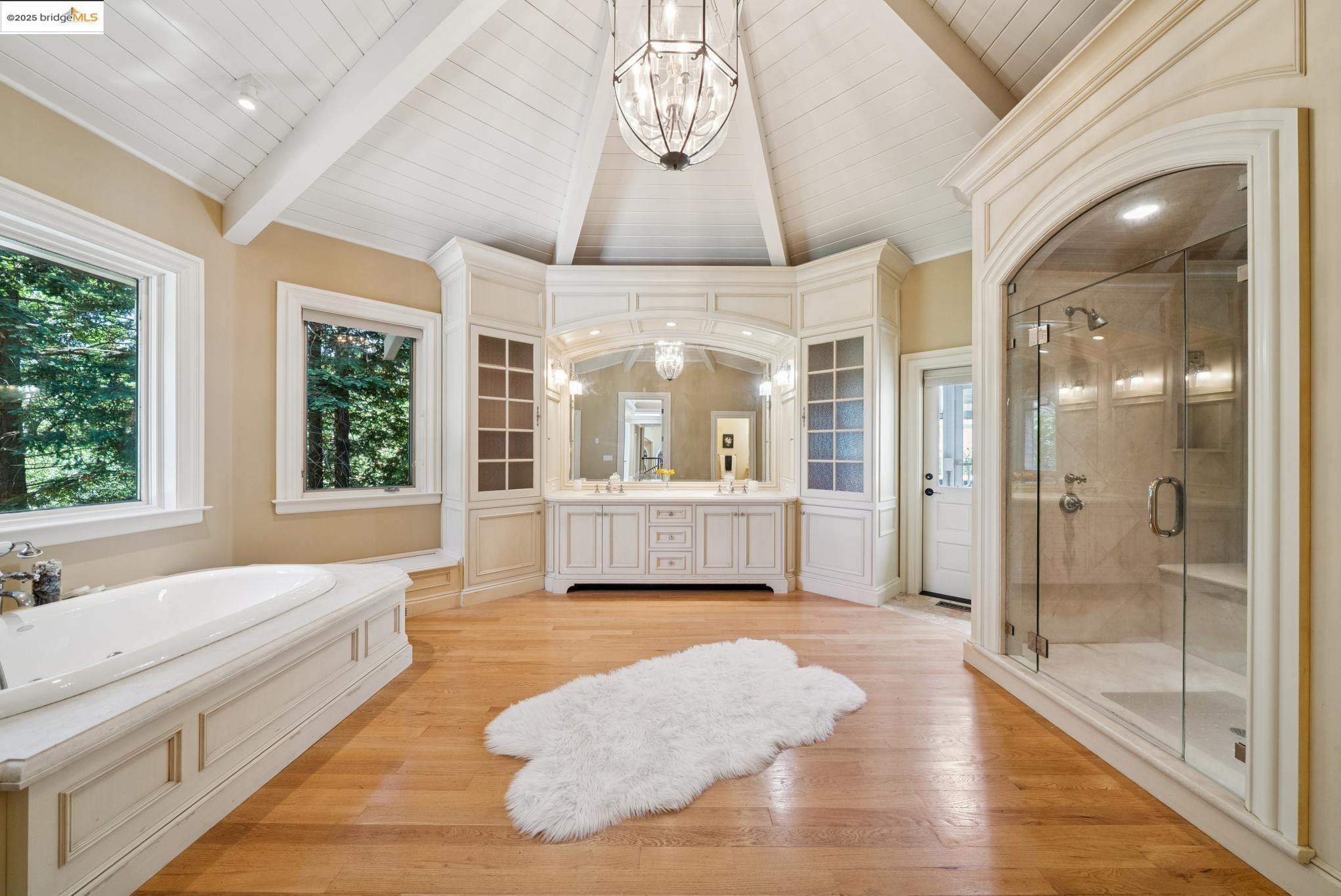 Detail Gallery Image 30 of 51 For 9 Burton Vista Ct, Lafayette,  CA 94549 - 6 Beds | 7/3 Baths