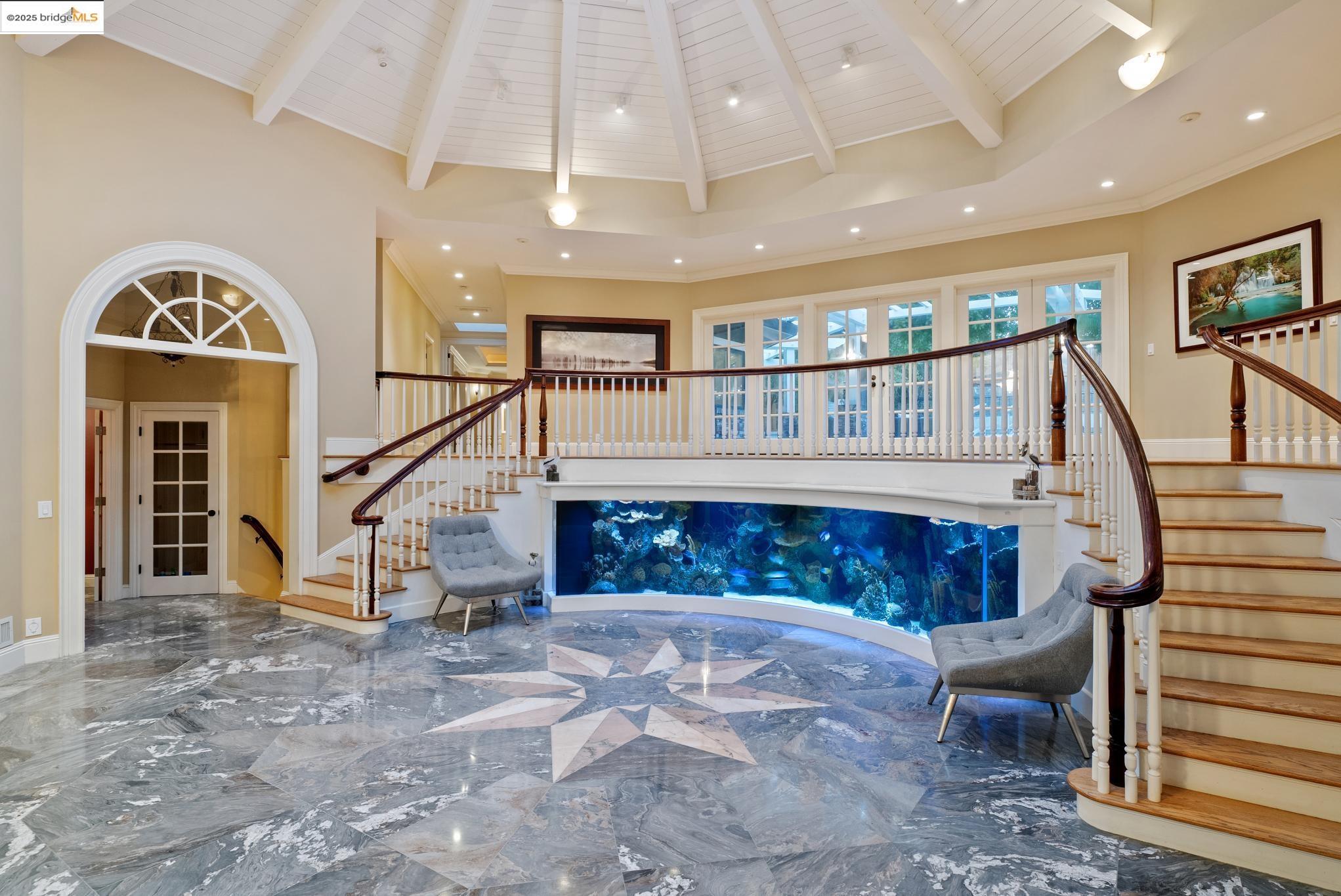 Detail Gallery Image 6 of 51 For 9 Burton Vista Ct, Lafayette,  CA 94549 - 6 Beds | 7/3 Baths