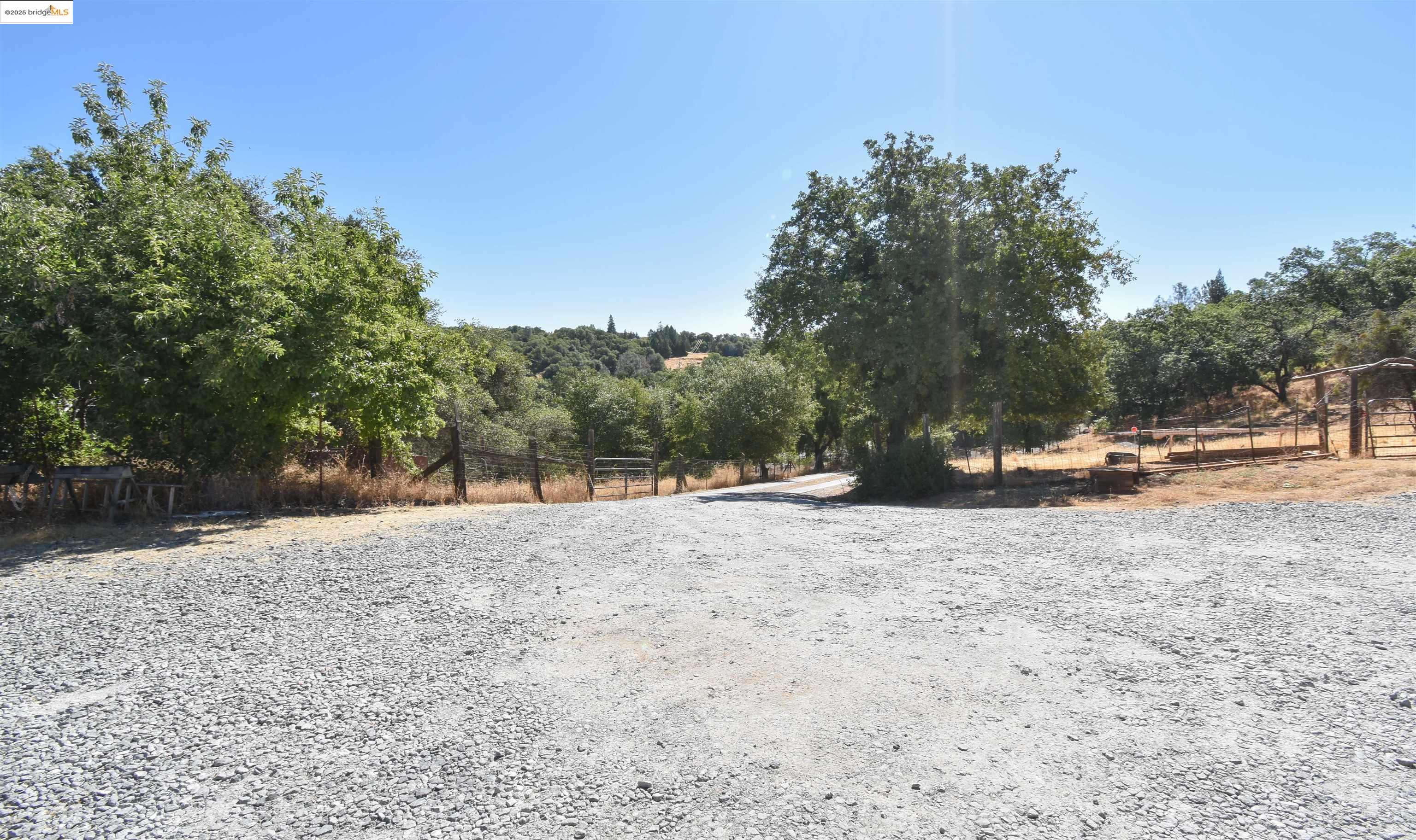 Detail Gallery Image 6 of 15 For 13893 Tuolumne Rd, Sonora,  CA 95370 - – Beds | – Baths