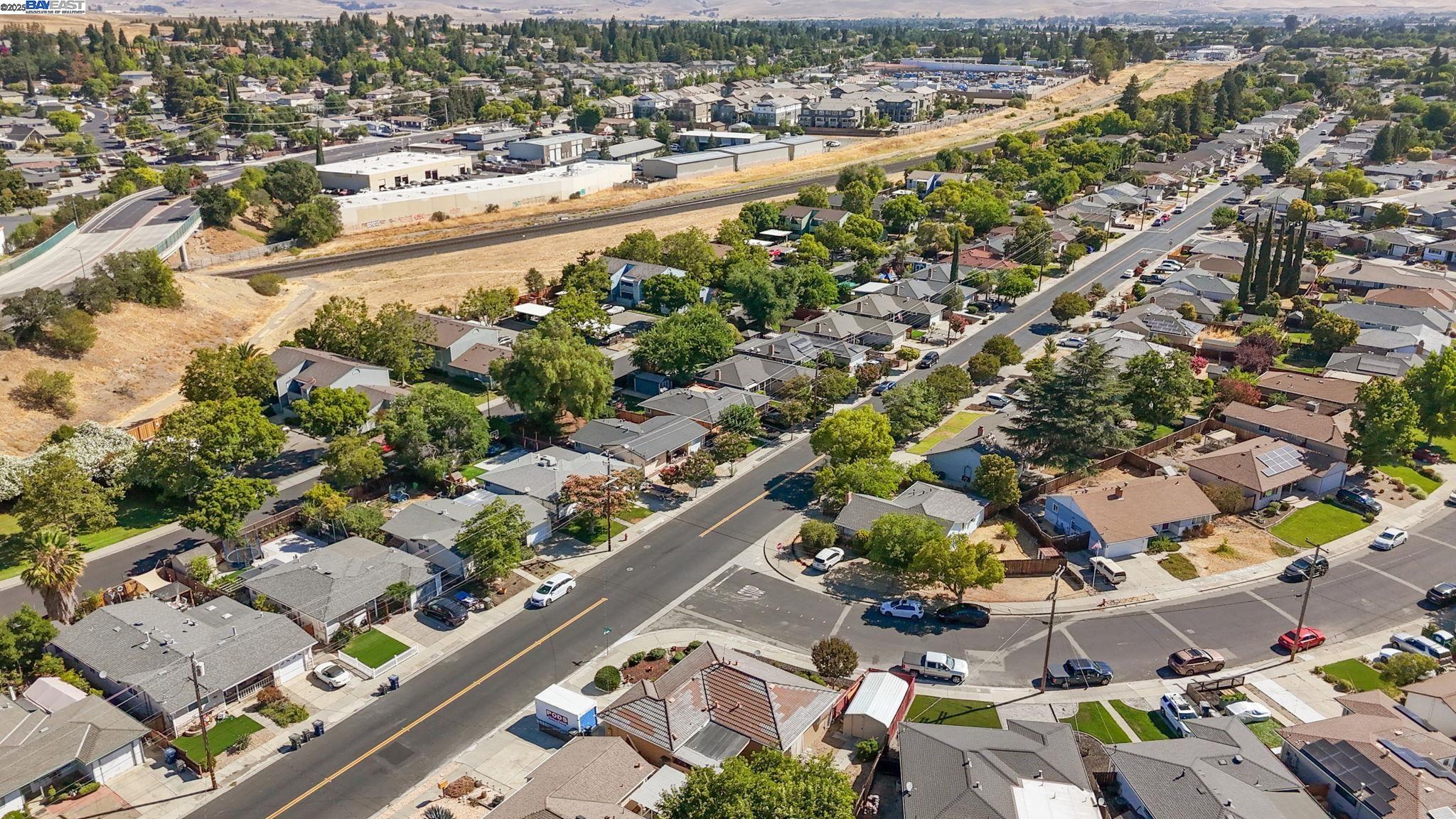 Detail Gallery Image 21 of 29 For 3491 Madeira Way, Livermore,  CA 94550 - 3 Beds | 1 Baths