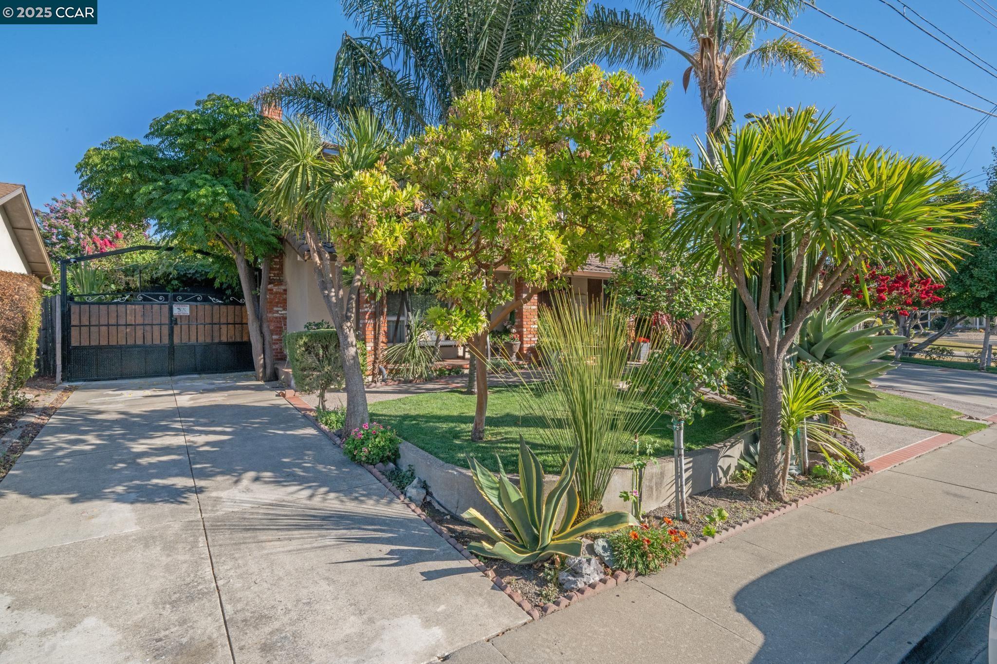 Detail Gallery Image 30 of 39 For 3718 Northpark Ct, Concord,  CA 94519 - 4 Beds | 3 Baths