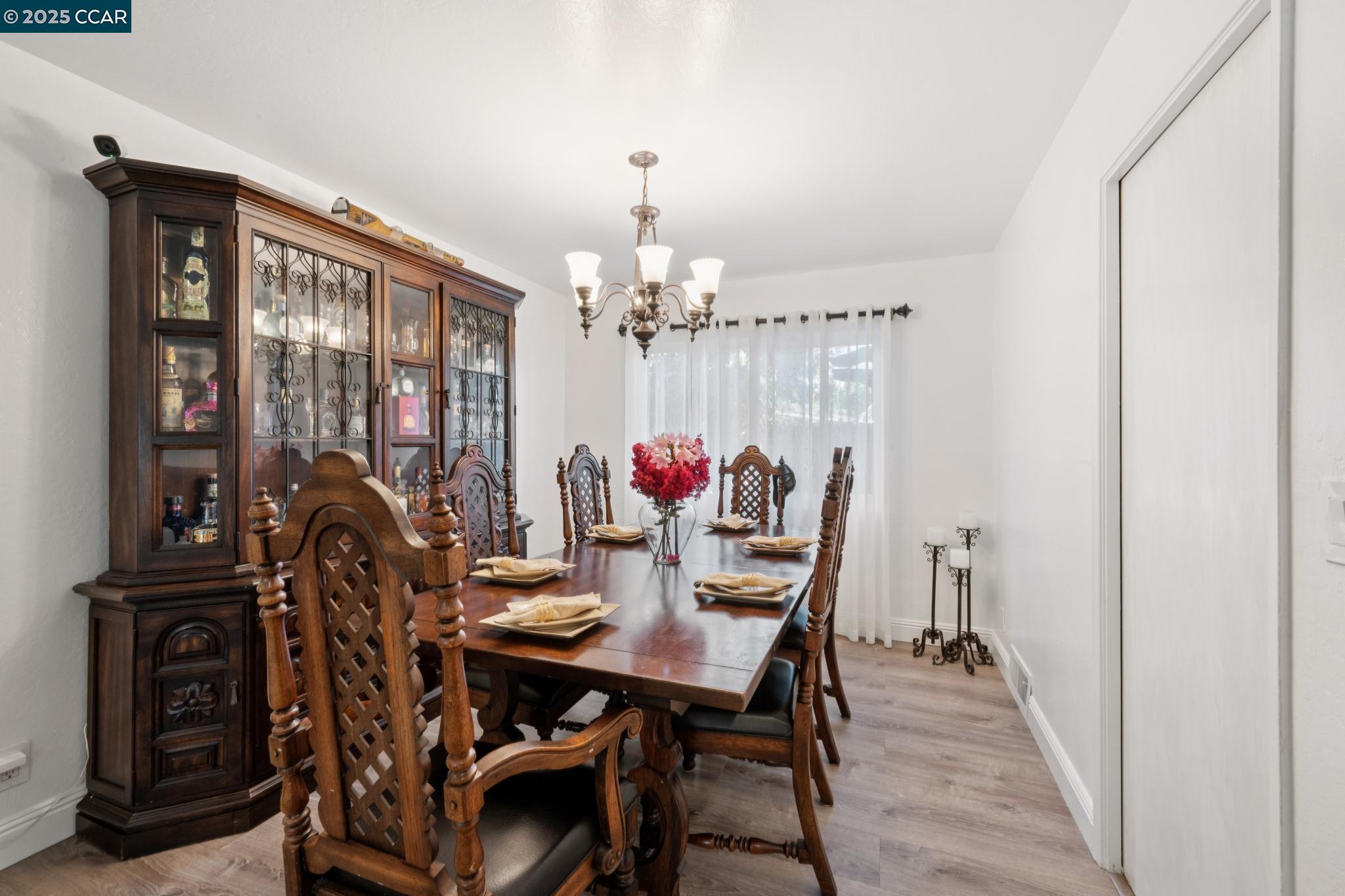 Detail Gallery Image 6 of 39 For 3718 Northpark Ct, Concord,  CA 94519 - 4 Beds | 3 Baths