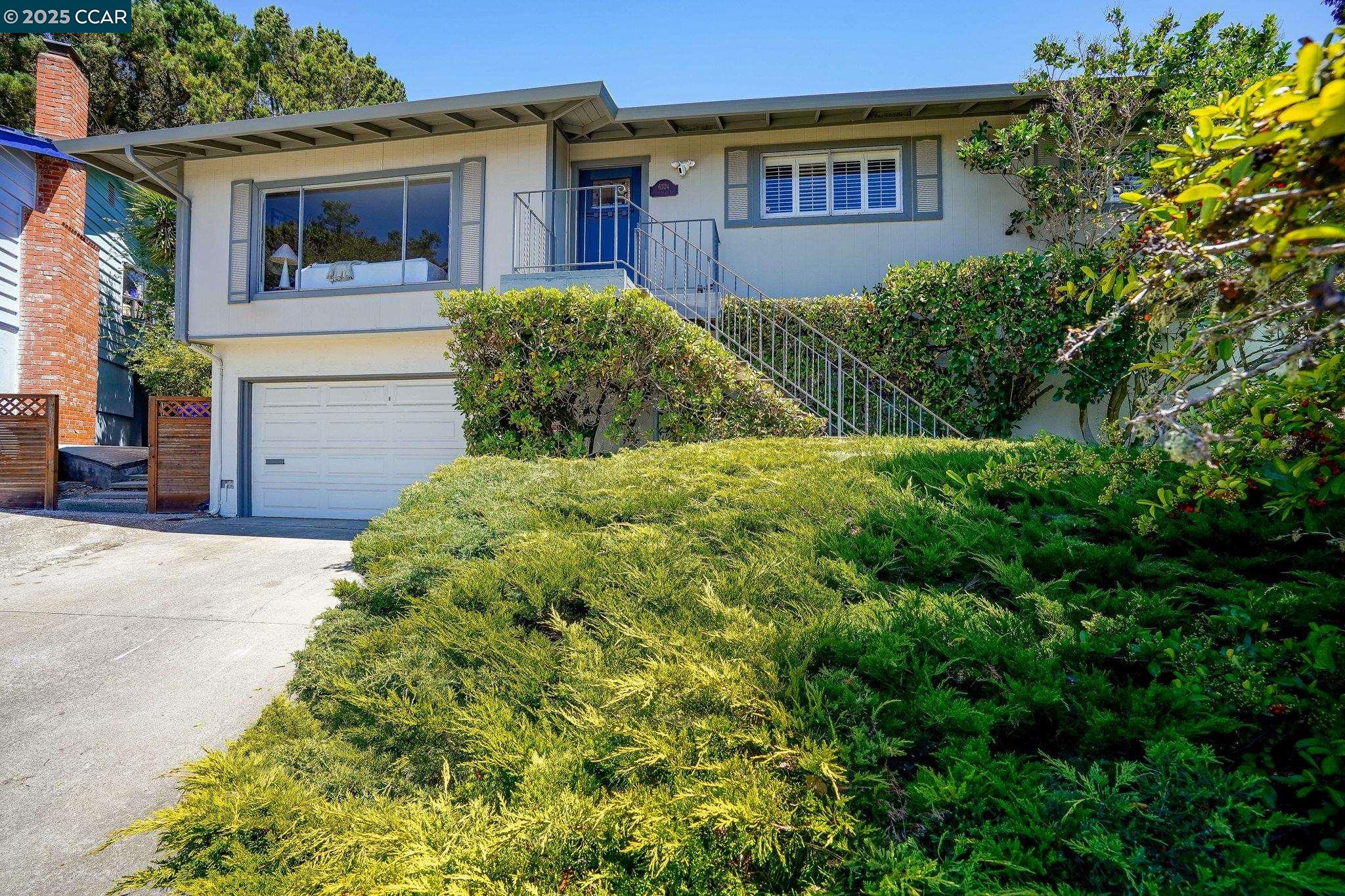 Detail Gallery Image 2 of 28 For 6324 Bonita Ct, Richmond,  CA 94806 - 3 Beds | 2 Baths