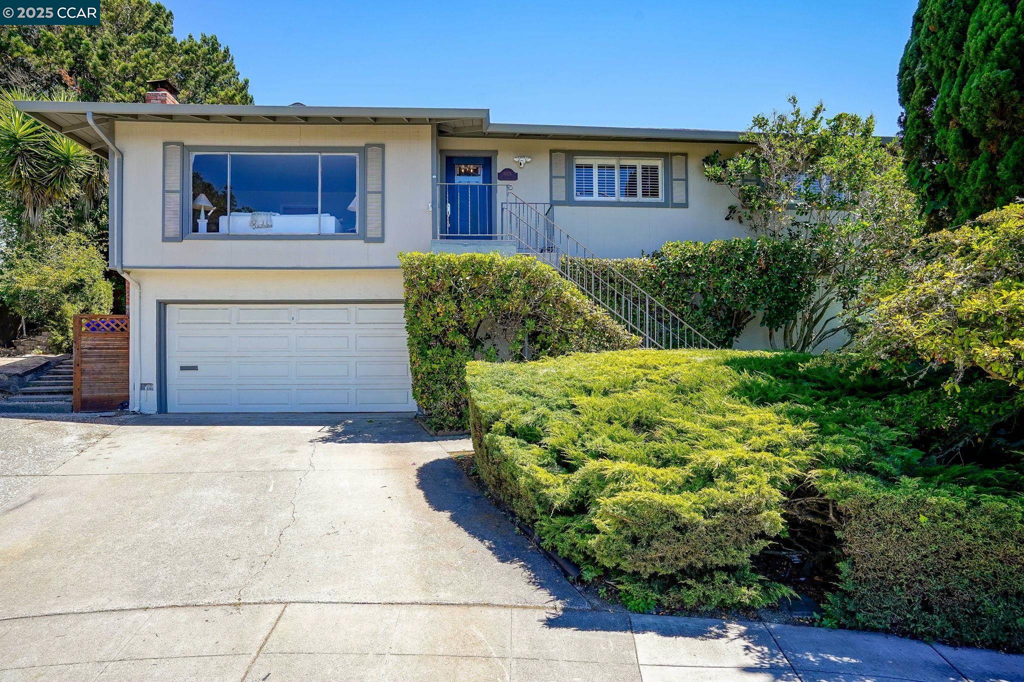 Detail Gallery Image 2 of 28 For 6324 Bonita Ct, Richmond,  CA 94806 - 3 Beds | 2 Baths