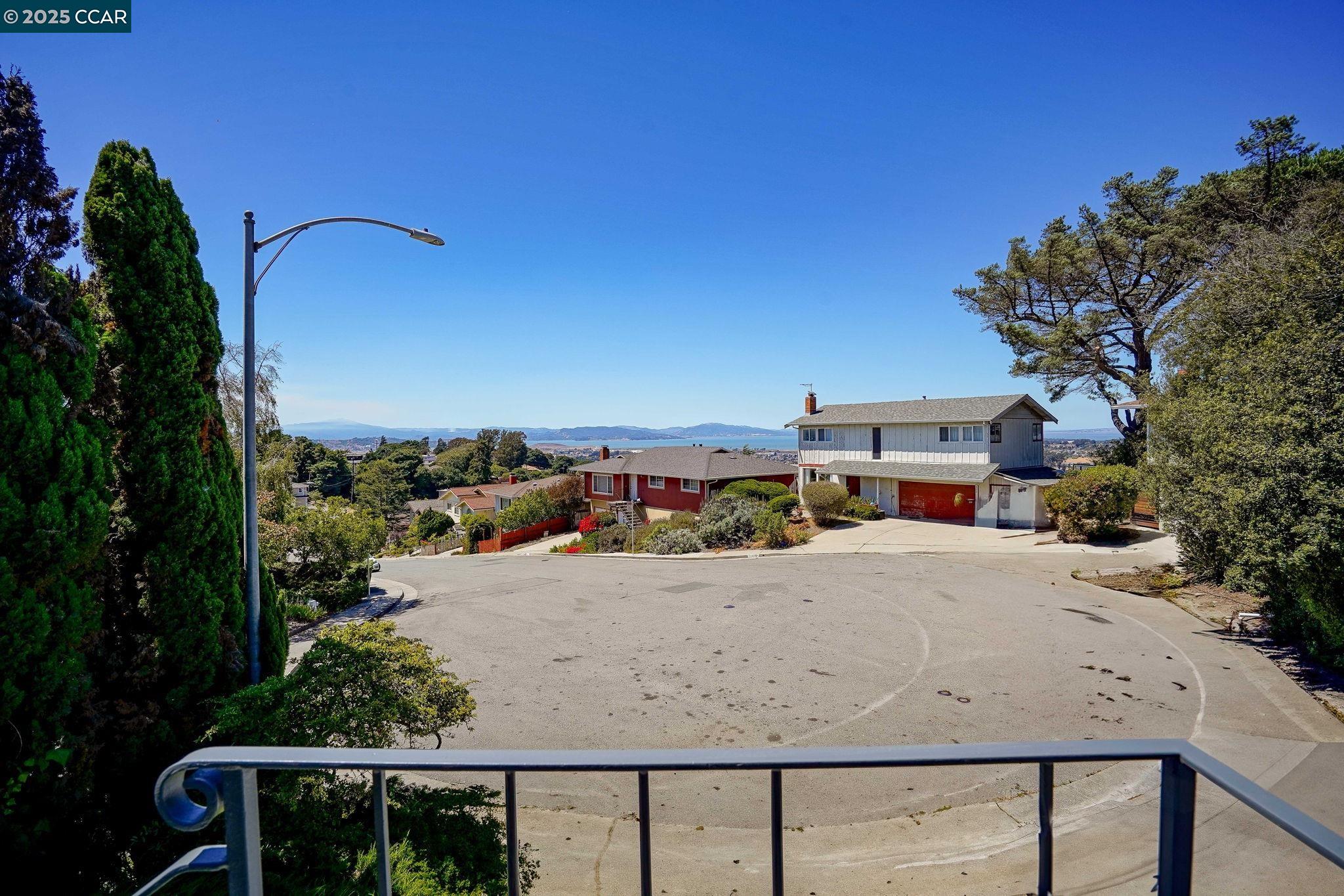 Detail Gallery Image 22 of 28 For 6324 Bonita Ct, Richmond,  CA 94806 - 3 Beds | 2 Baths