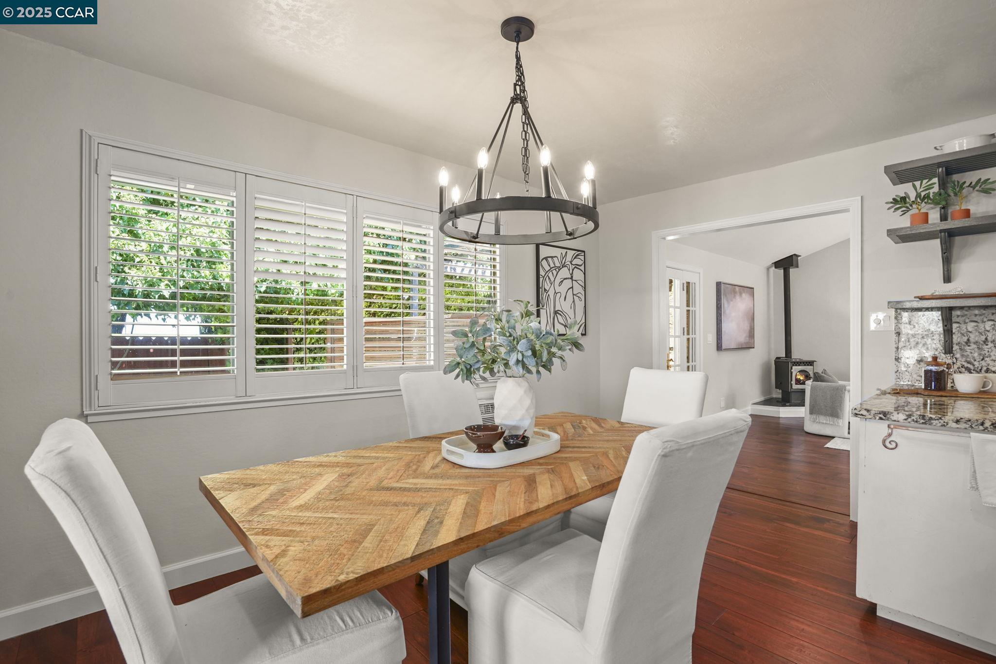 Detail Gallery Image 10 of 28 For 6324 Bonita Ct, Richmond,  CA 94806 - 3 Beds | 2 Baths
