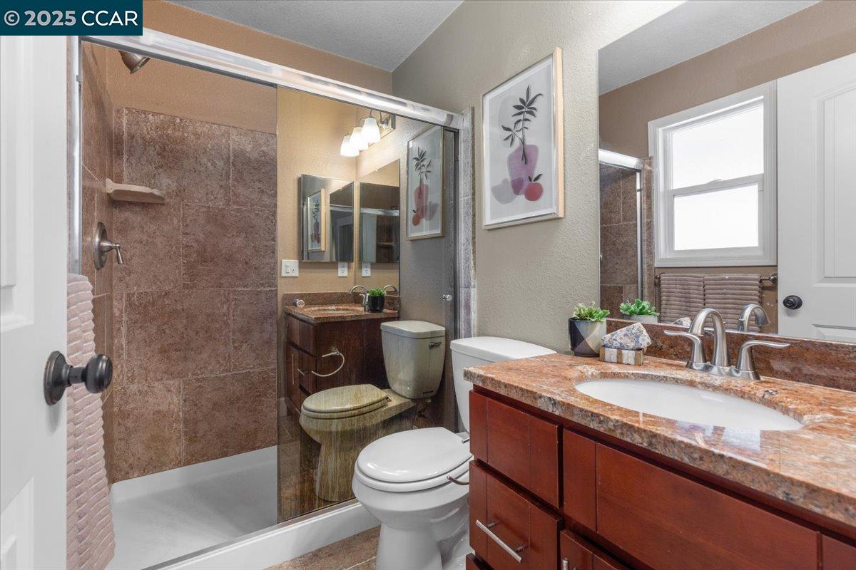 Detail Gallery Image 13 of 20 For 5555 Alabama Dr, Concord,  CA 94521 - 3 Beds | 2 Baths