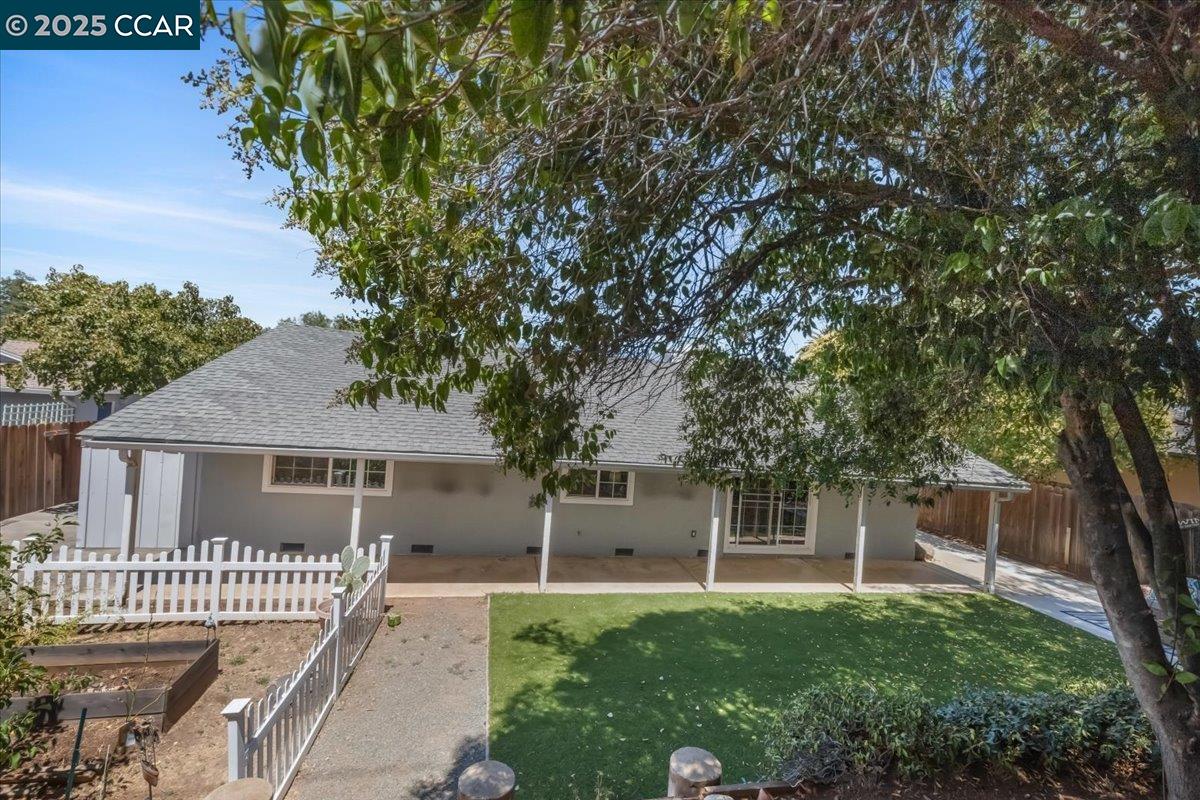 Detail Gallery Image 18 of 20 For 5555 Alabama Dr, Concord,  CA 94521 - 3 Beds | 2 Baths