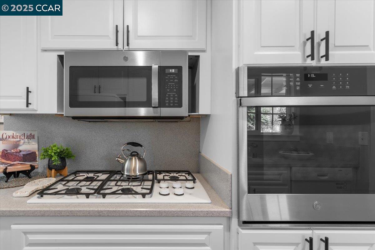 Detail Gallery Image 5 of 20 For 5555 Alabama Dr, Concord,  CA 94521 - 3 Beds | 2 Baths