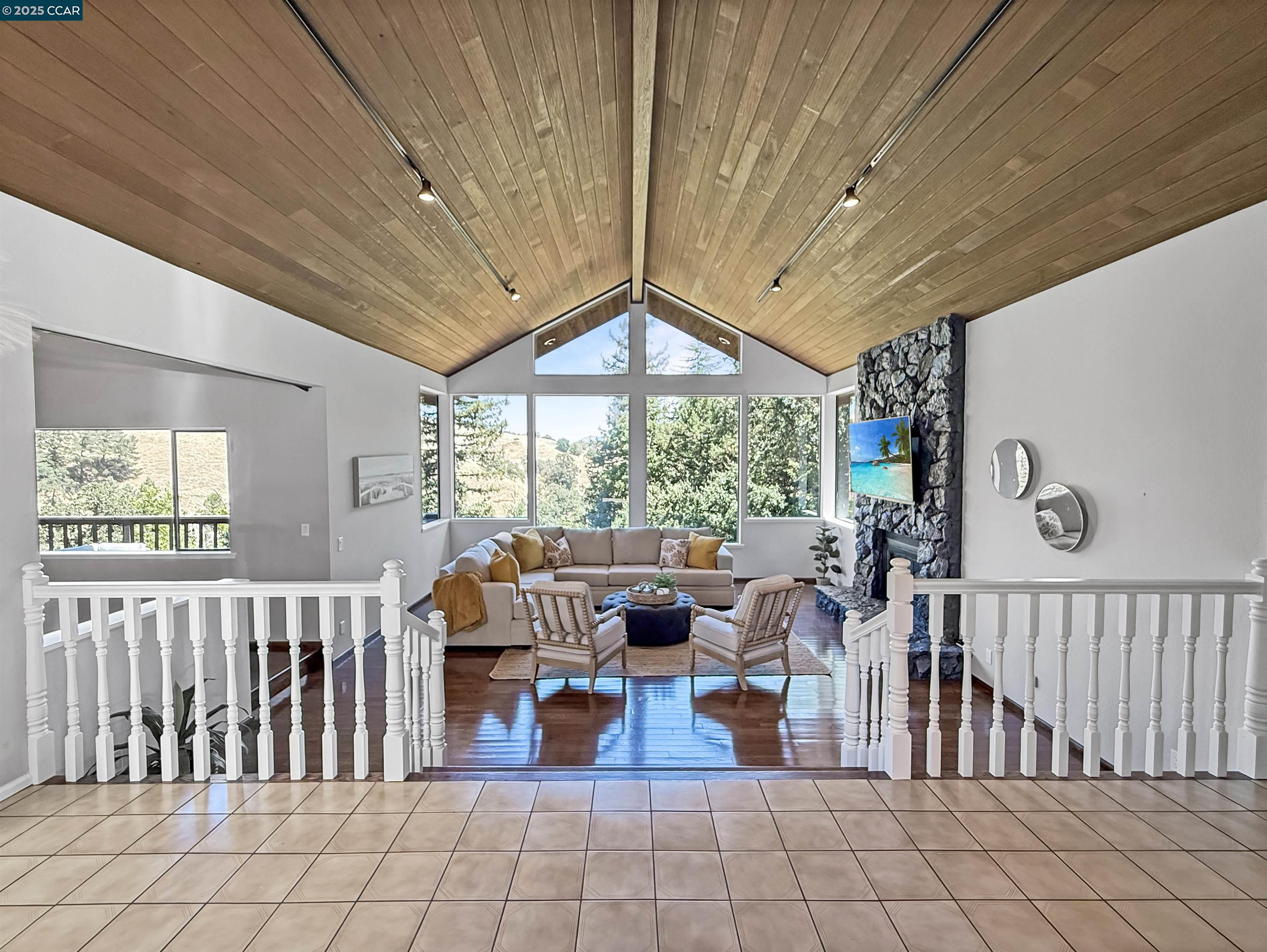 Detail Gallery Image 2 of 40 For 130 Hillcroft Way, Walnut Creek,  CA 94597 - 4 Beds | 3/1 Baths