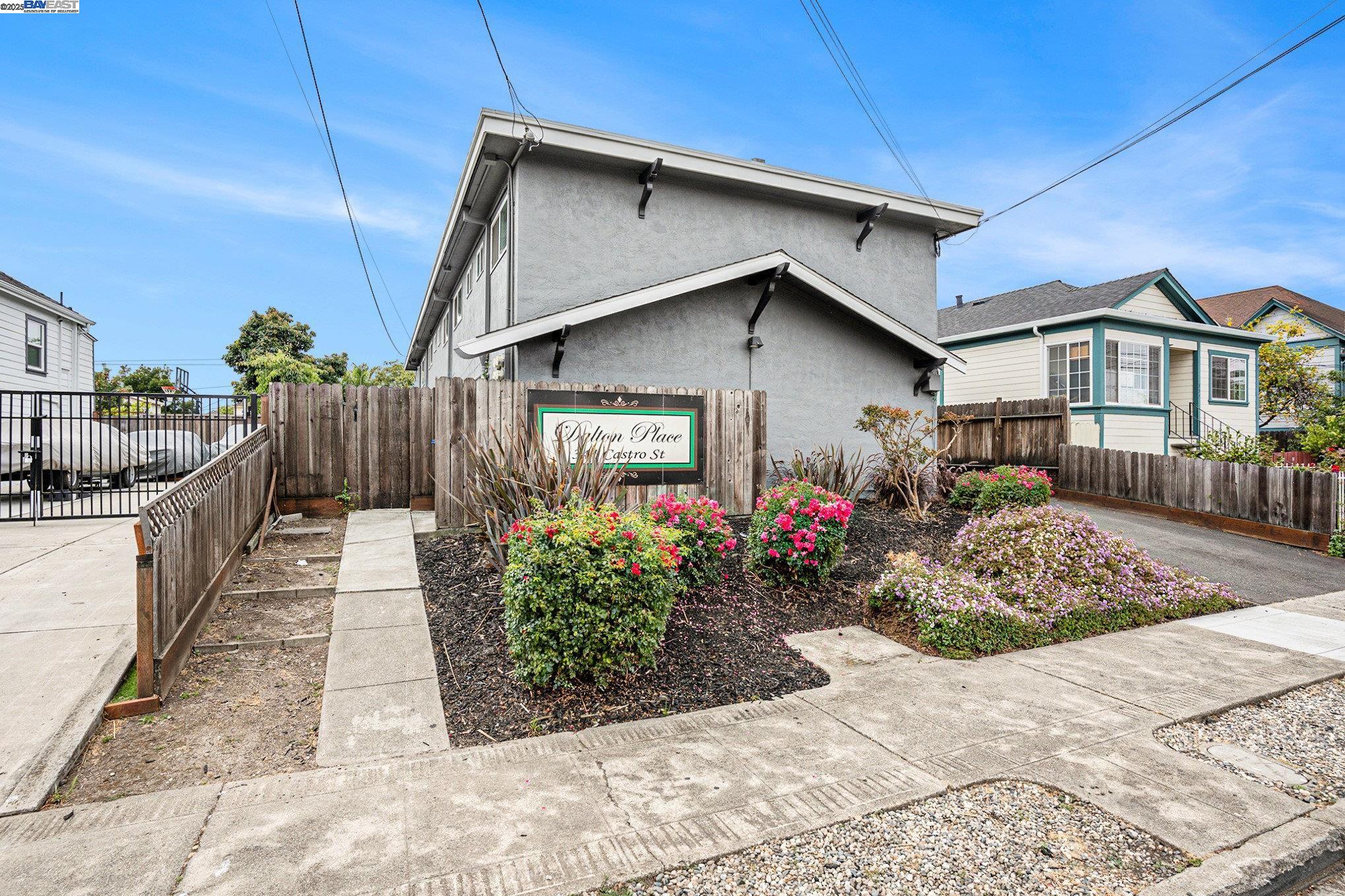 Detail Gallery Image 3 of 11 For 341 Castro St, San Leandro,  CA 94577 - – Beds | – Baths