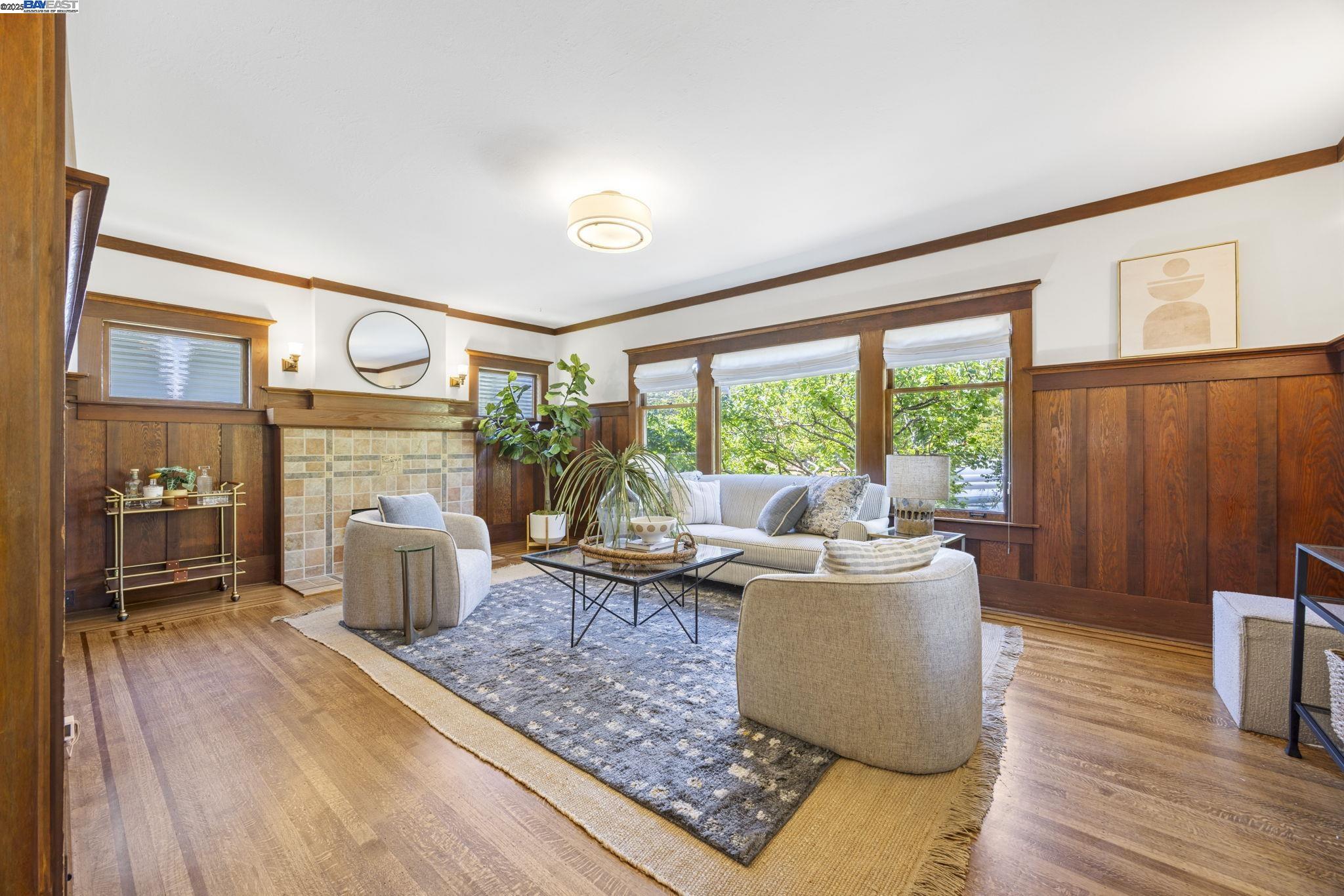Detail Gallery Image 1 of 1 For 898 Union St, Alameda,  CA 94501 - 4 Beds | 2 Baths
