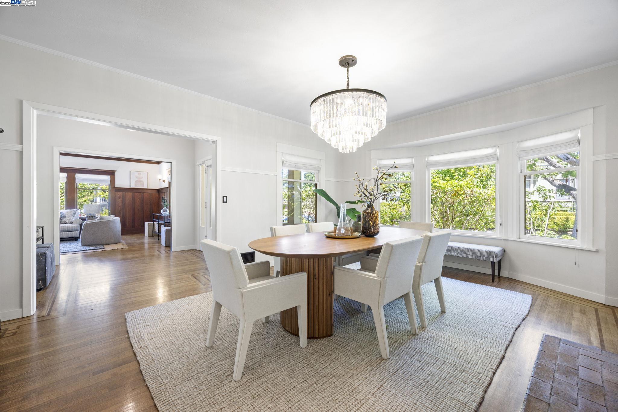 Detail Gallery Image 21 of 60 For 898 Union St, Alameda,  CA 94501 - 4 Beds | 2 Baths