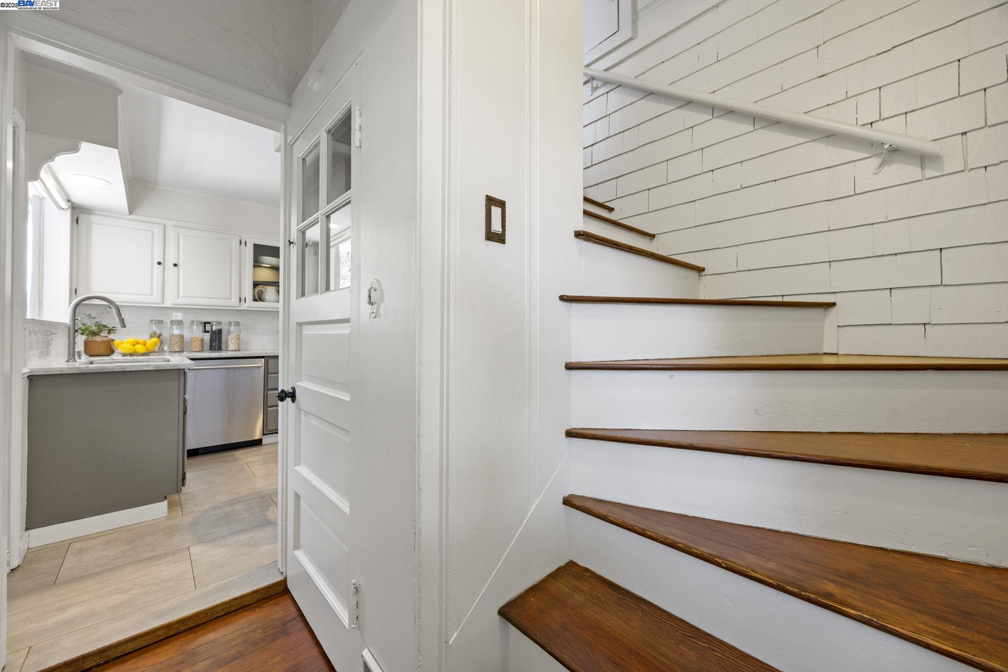 Detail Gallery Image 38 of 60 For 898 Union St, Alameda,  CA 94501 - 4 Beds | 2 Baths